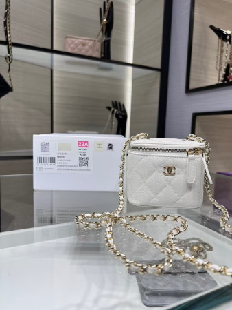 Ch*el small vanity with chain 9.5x13x6cm