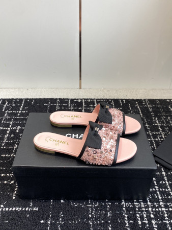 ua Ch*el women's sandals