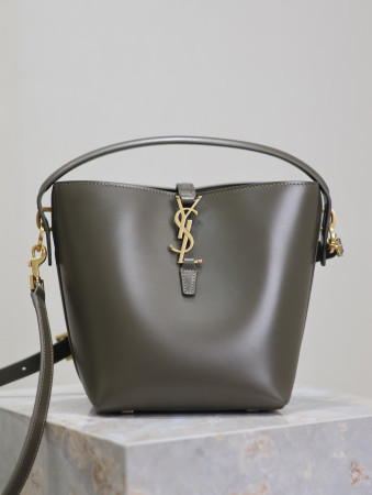 Y*L le 37 in shiny leather 17x20x13cm