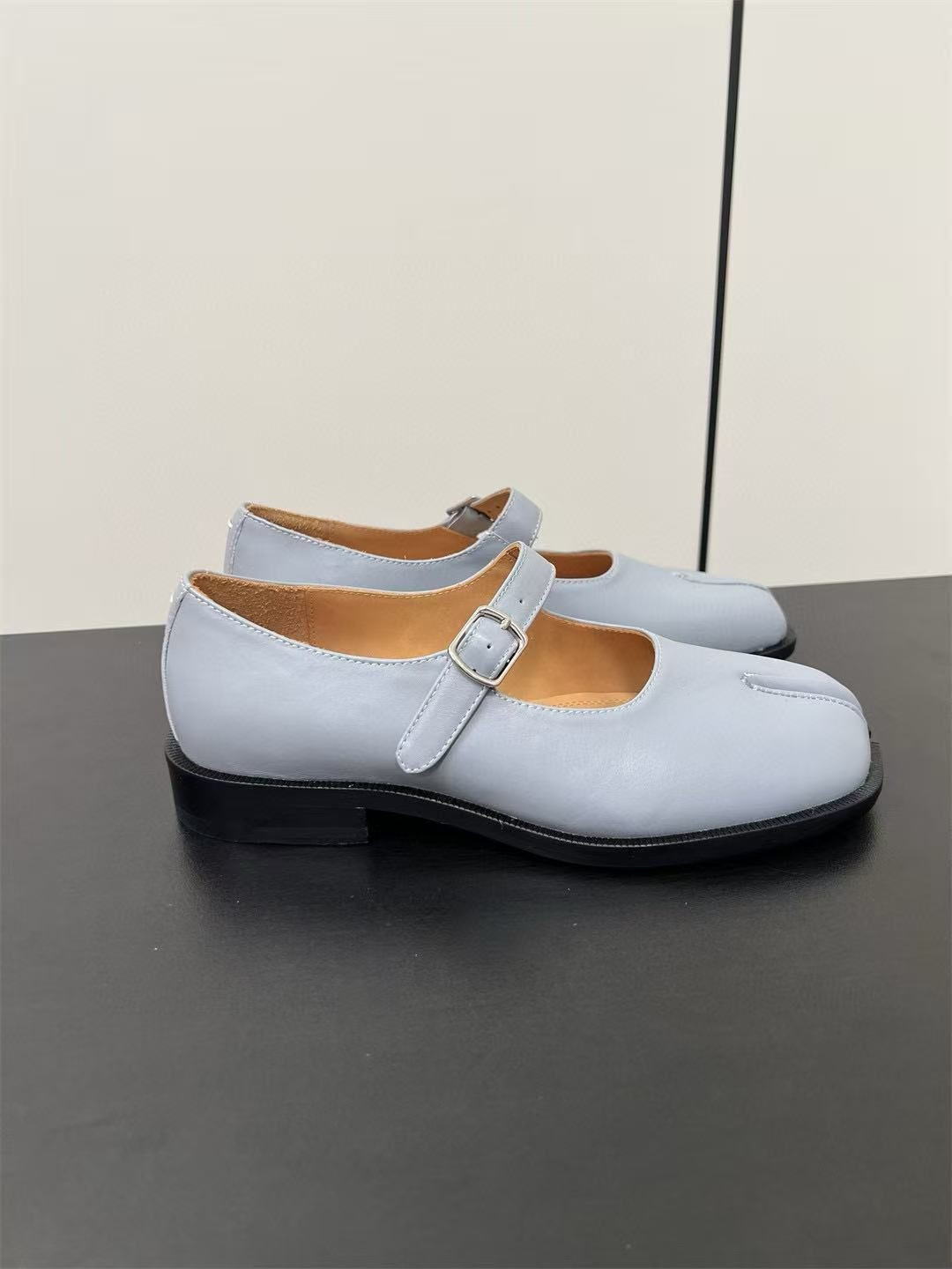 ua ma*s*n Ma*i*la mary jane shoes