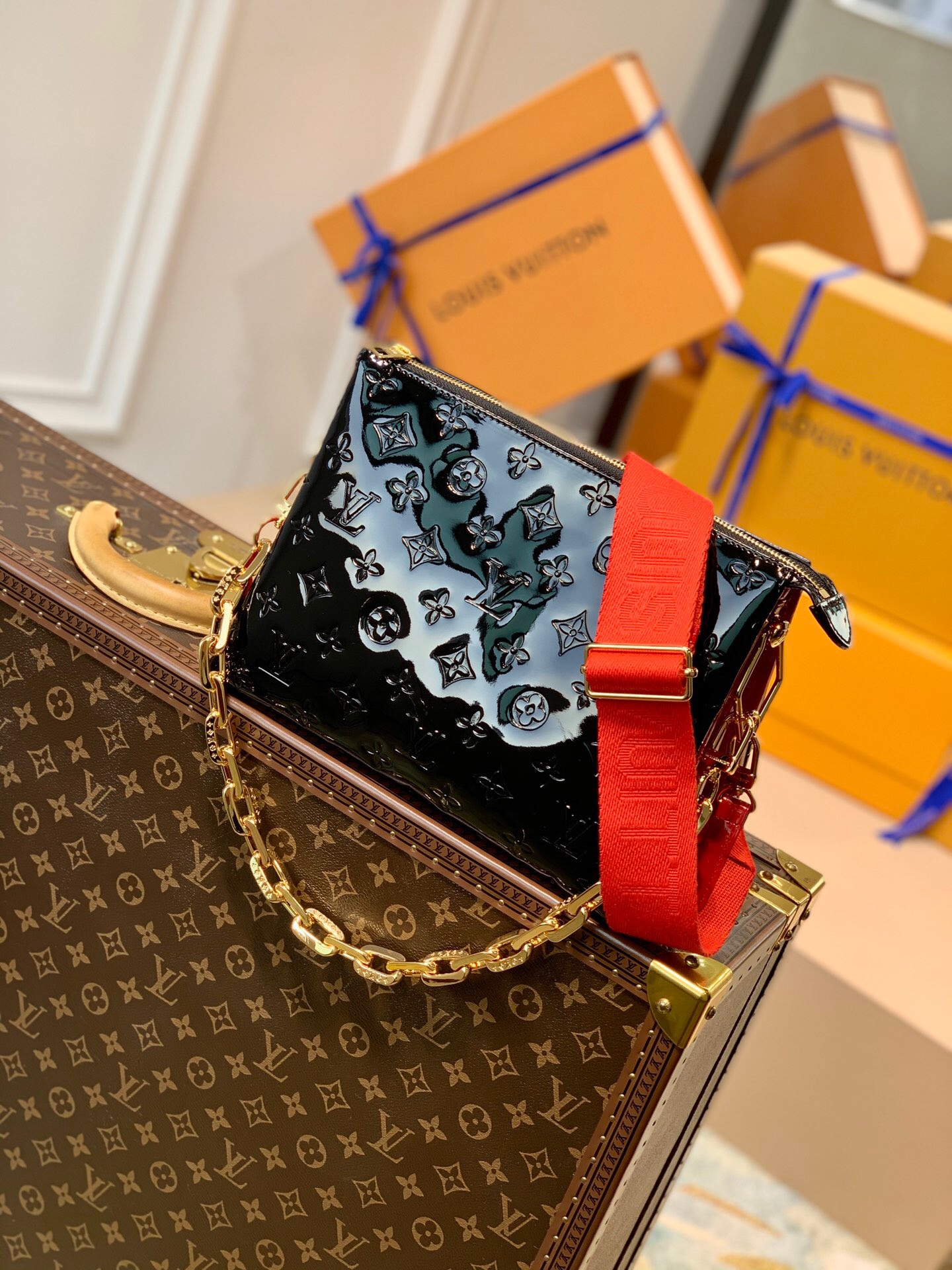 LV COUSSIN PM PATENT LEATHER M57793
