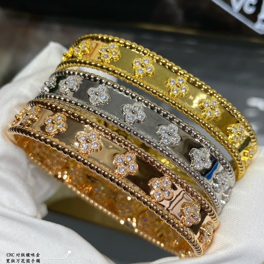 V*N CL*F & arpels wide kaleidoscope bracelet