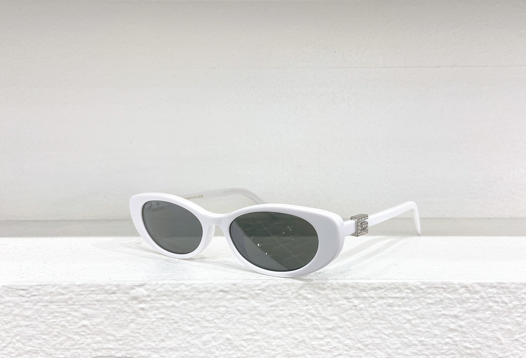 G*u*i glasses gg 1680s 52-17-140