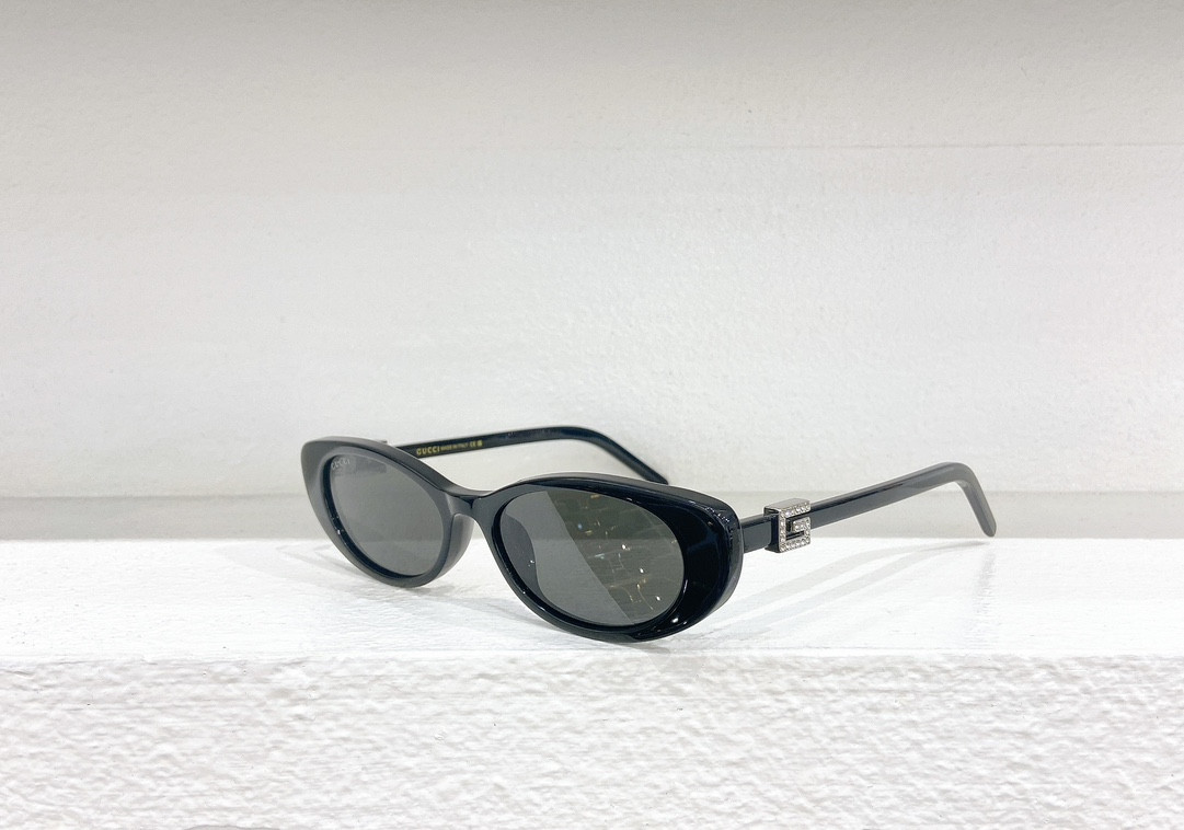 G*u*i glasses gg 1680s 52-17-140