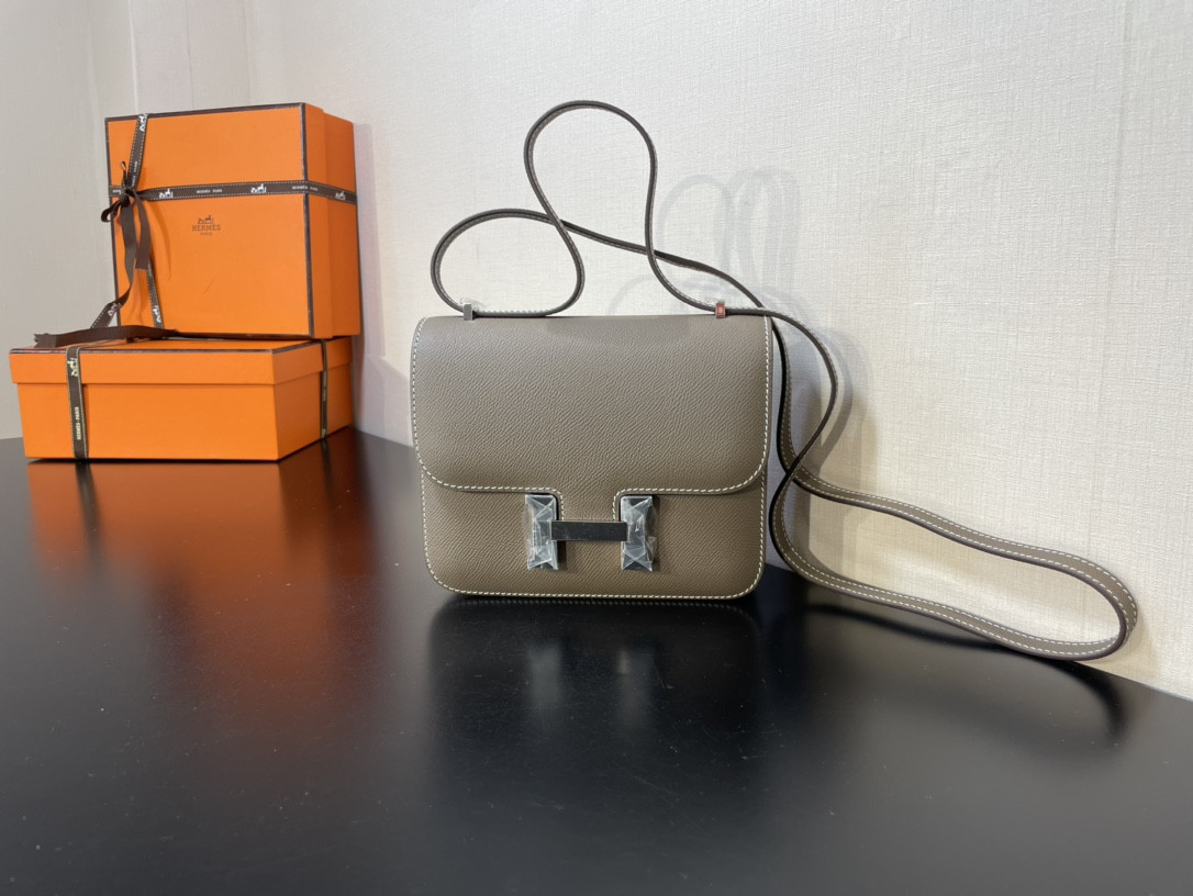 H**mes constance 24 epsom leather silver hardware  9.4"x5.9"x3"