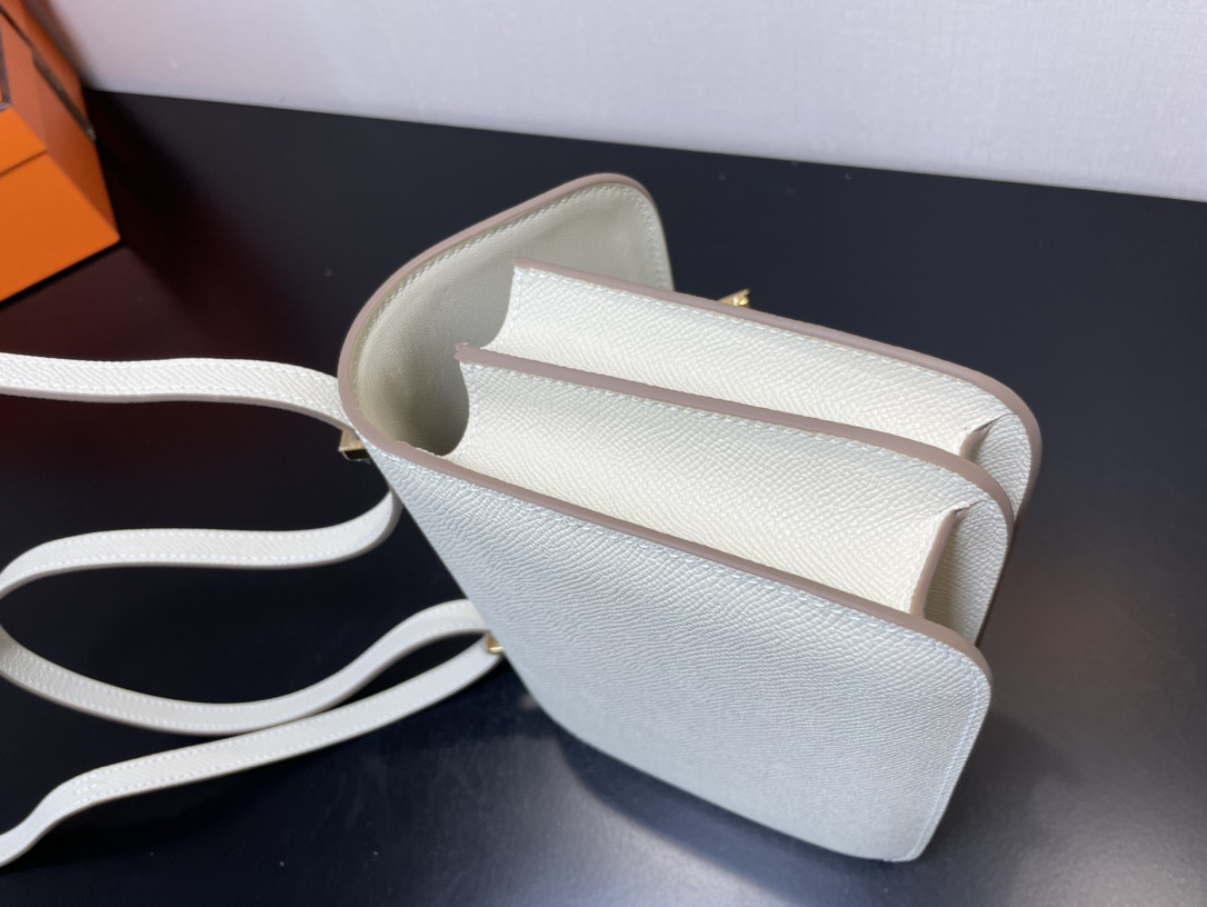 H**mes constance 24 white epsom leather gold hardware 9.4"x5.9"x3"
