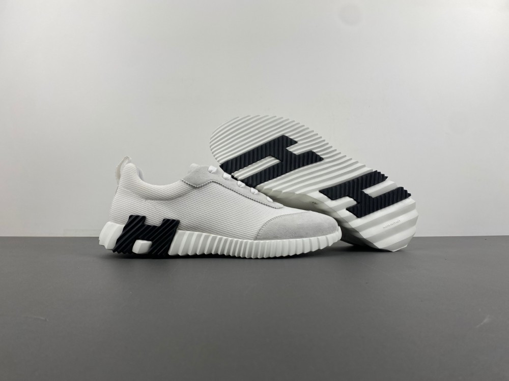 ua H**me5 bouncing sneaker