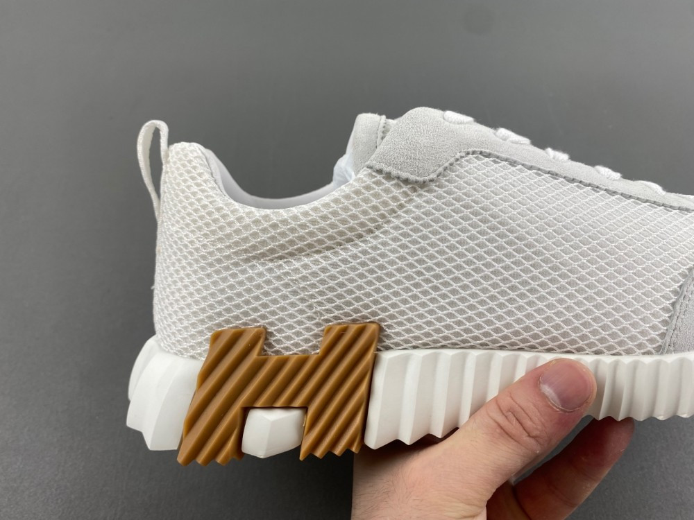 ua H**me5 bouncing sneaker