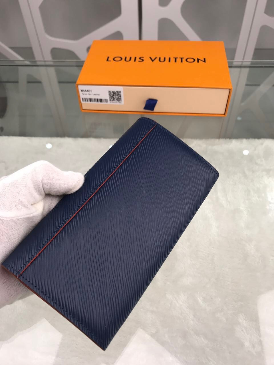 TWIST WALLET M64401