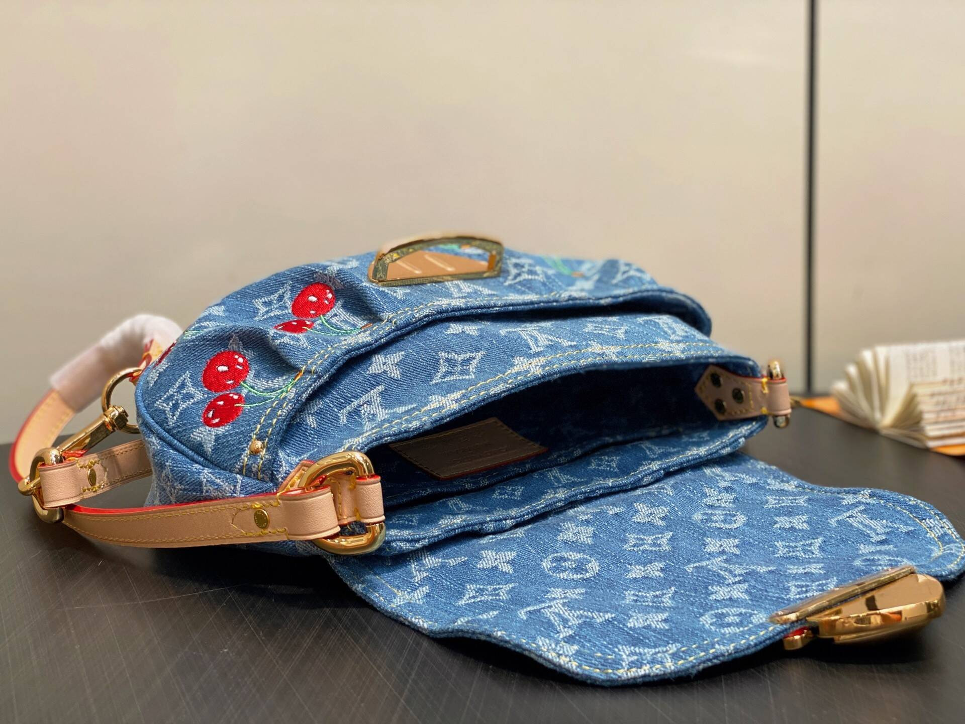 LV x TM Sunset M13680 27x18x3cm