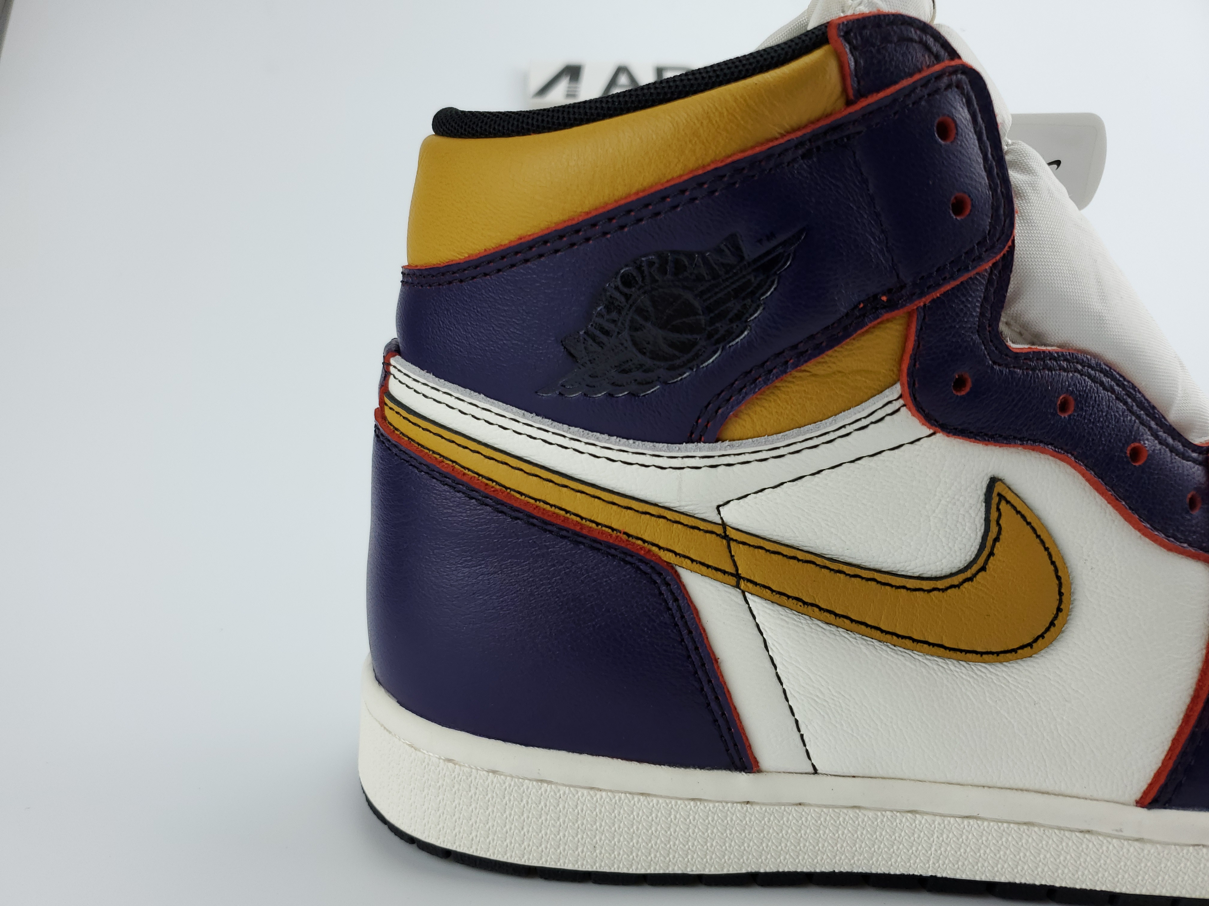 Air Jordan 1 Retro High OG Defiant SB LA to Chicago
