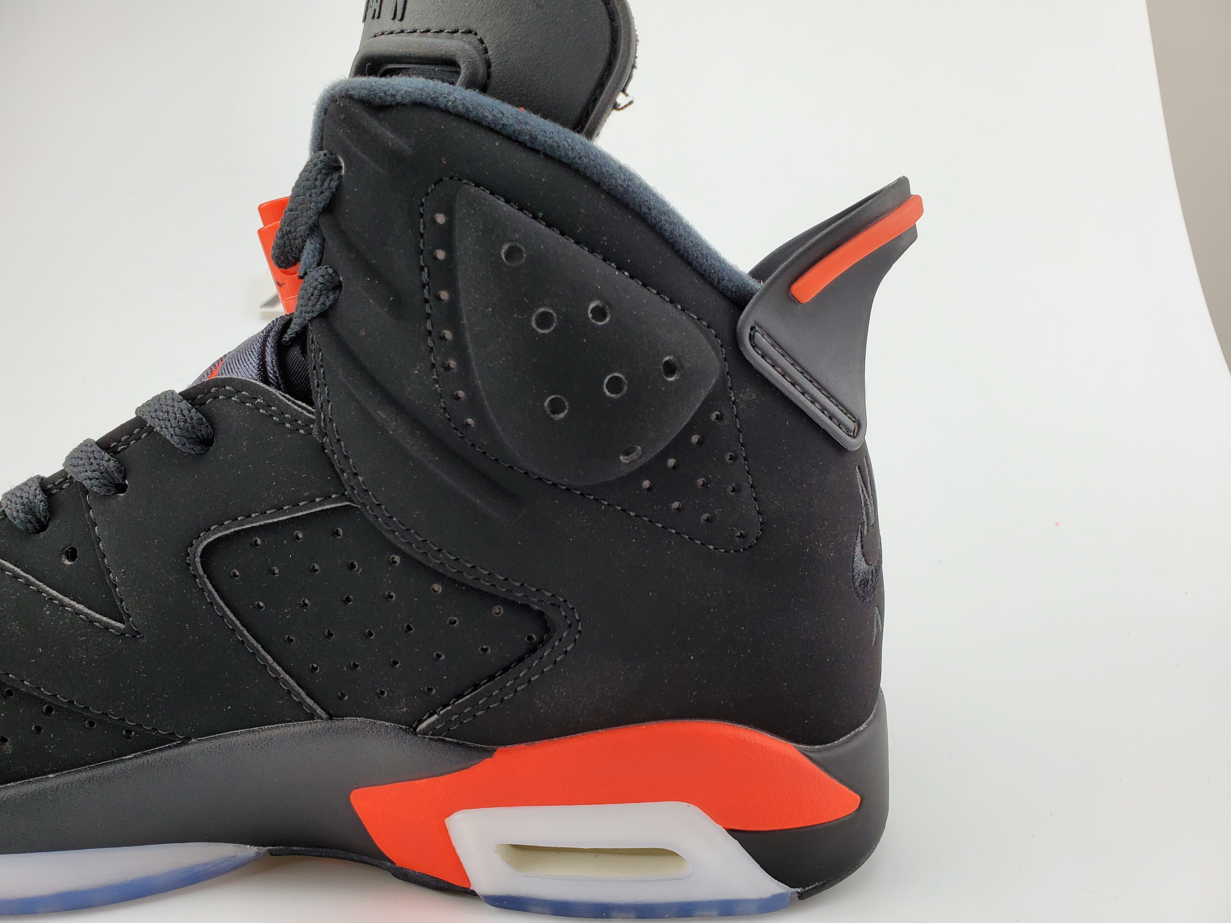 Jordan 6 Retro Black Infrared (2019)