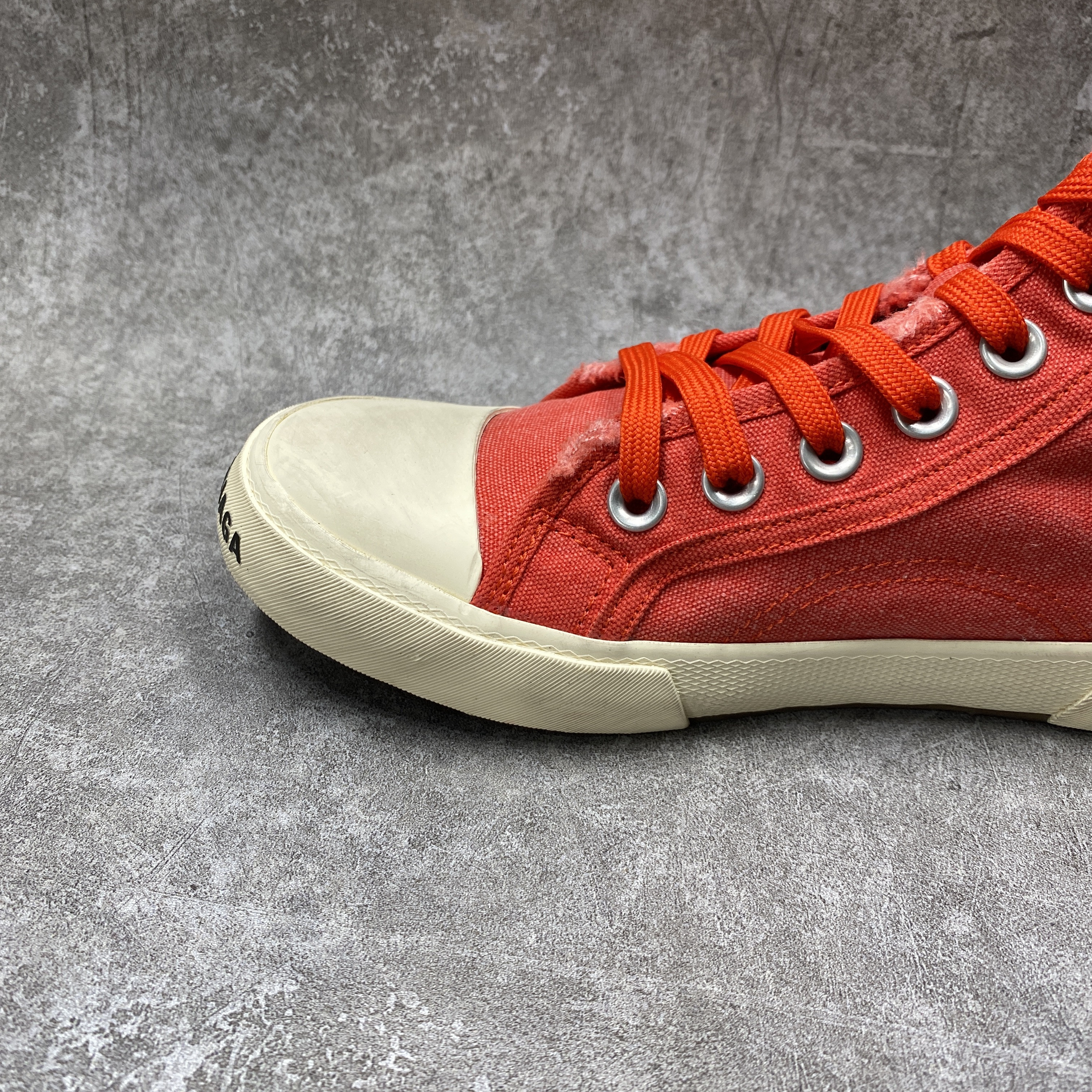 PARIS HIGH TOP SNEAKER IN RED