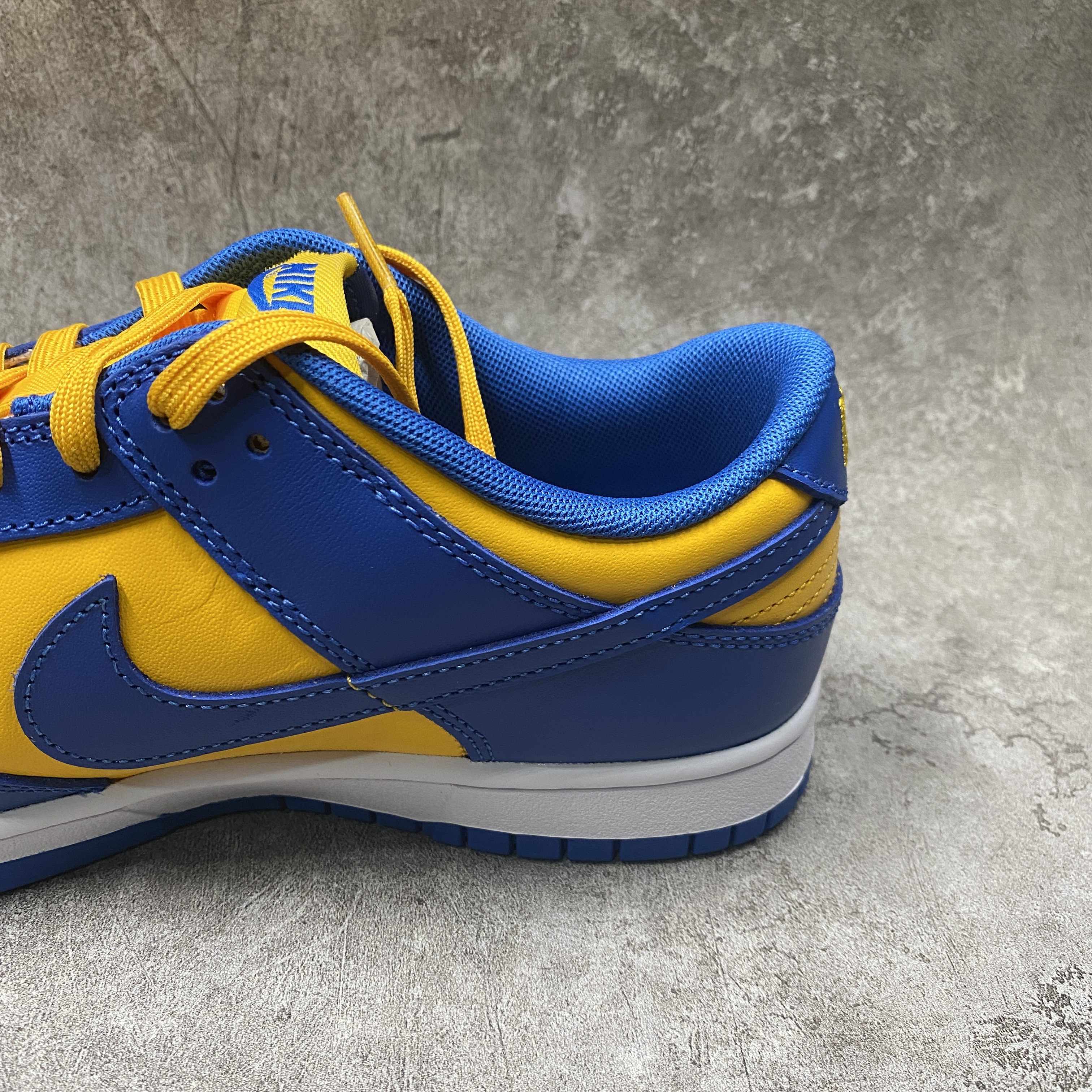 Nike Dunk Low UCLA