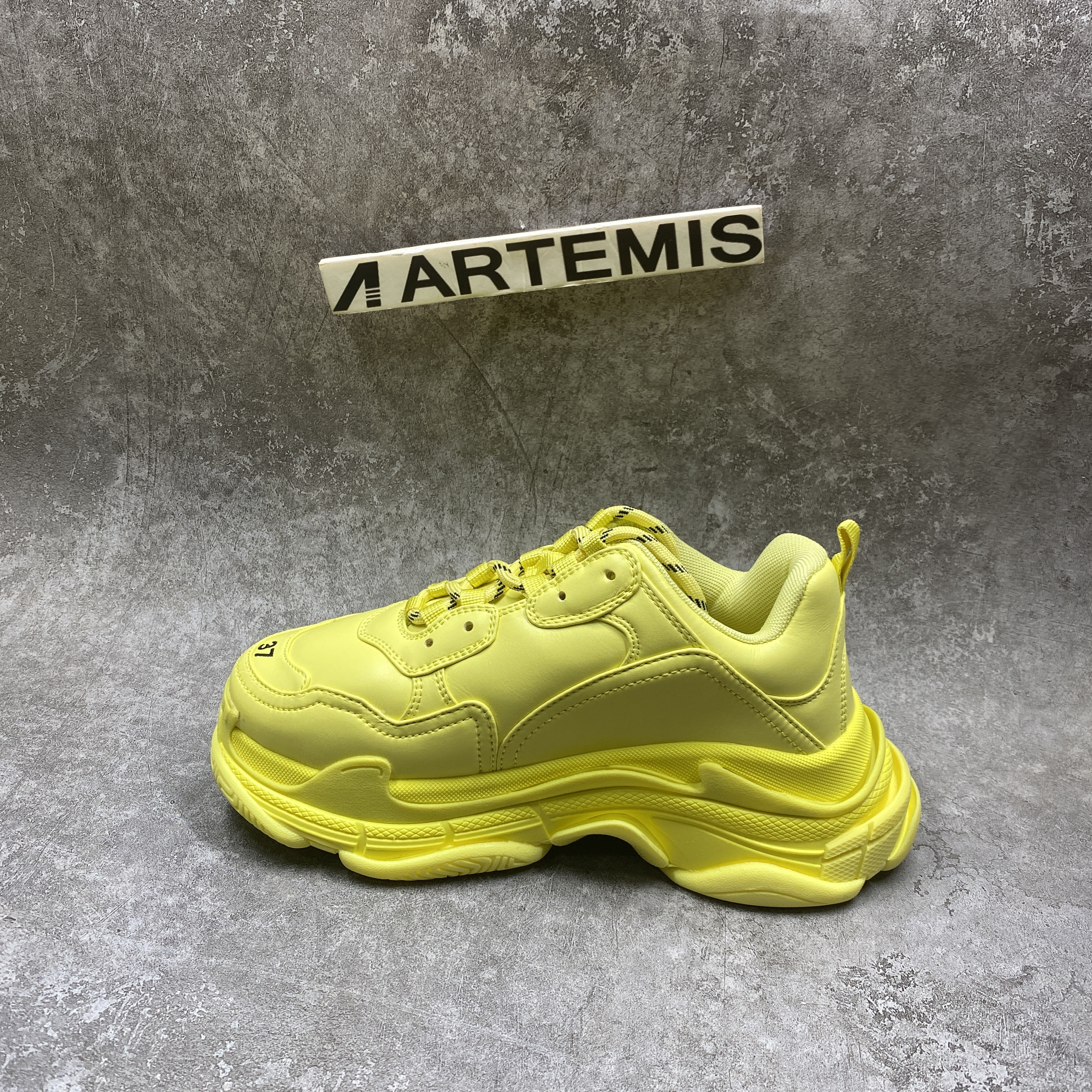 Balenciga Triple S Light Yellow