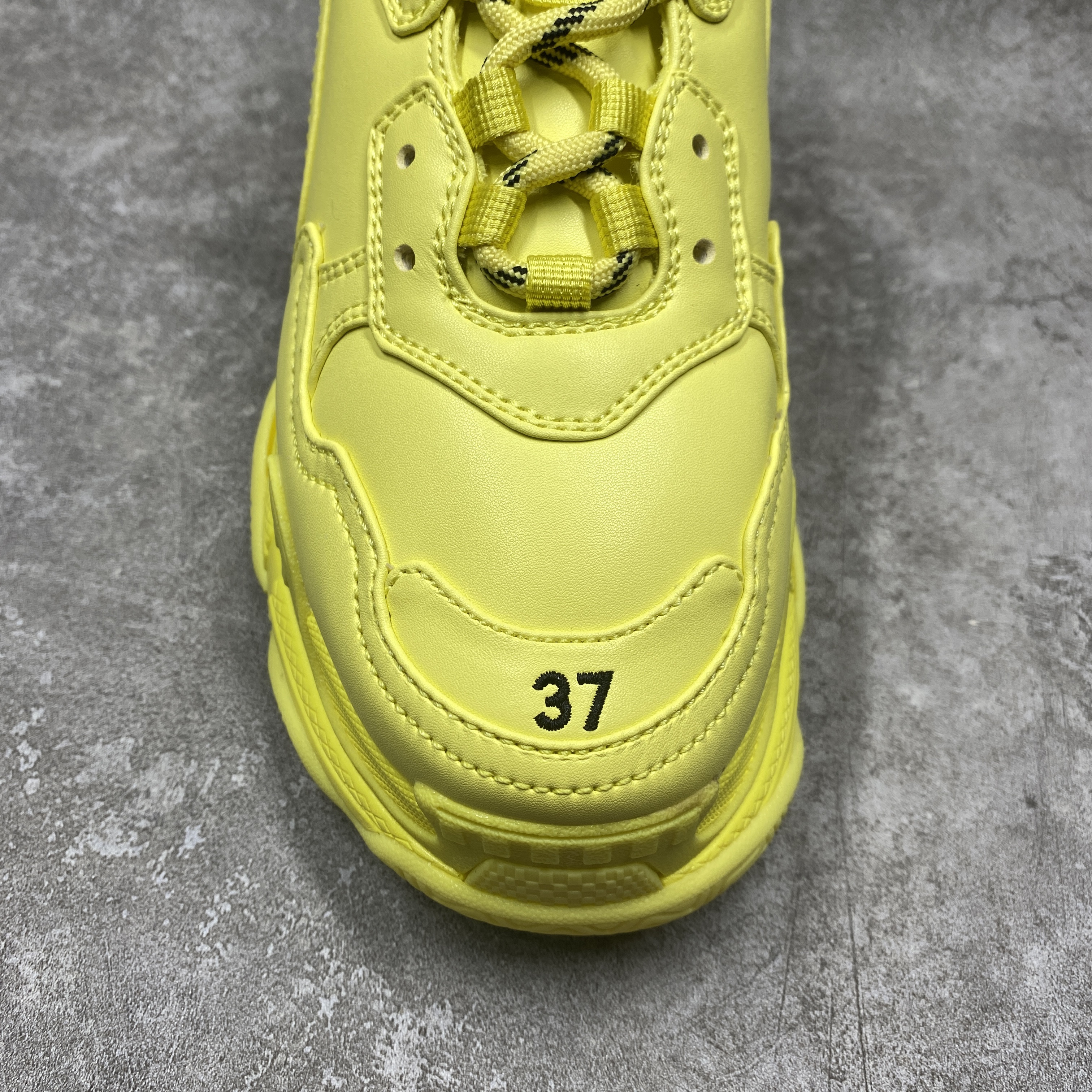 Balenciga Triple S Light Yellow