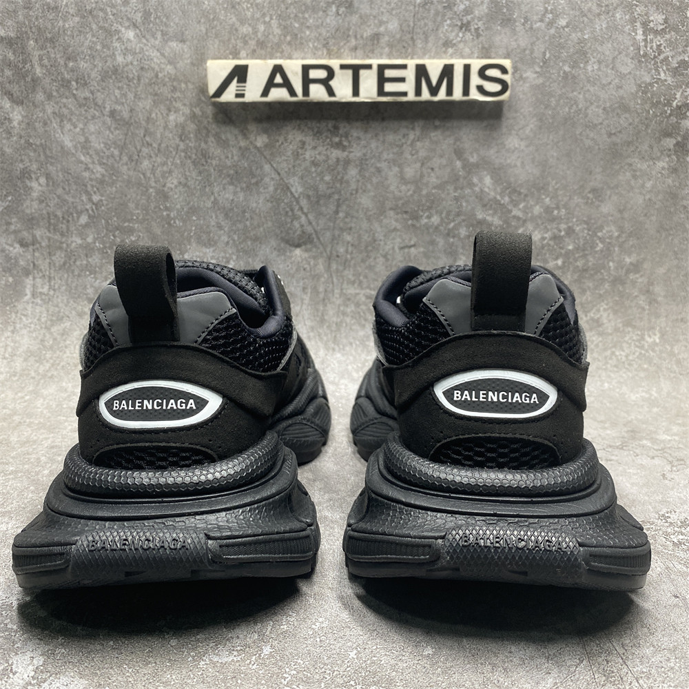 Balenciga  3XL SUEDE BLACK