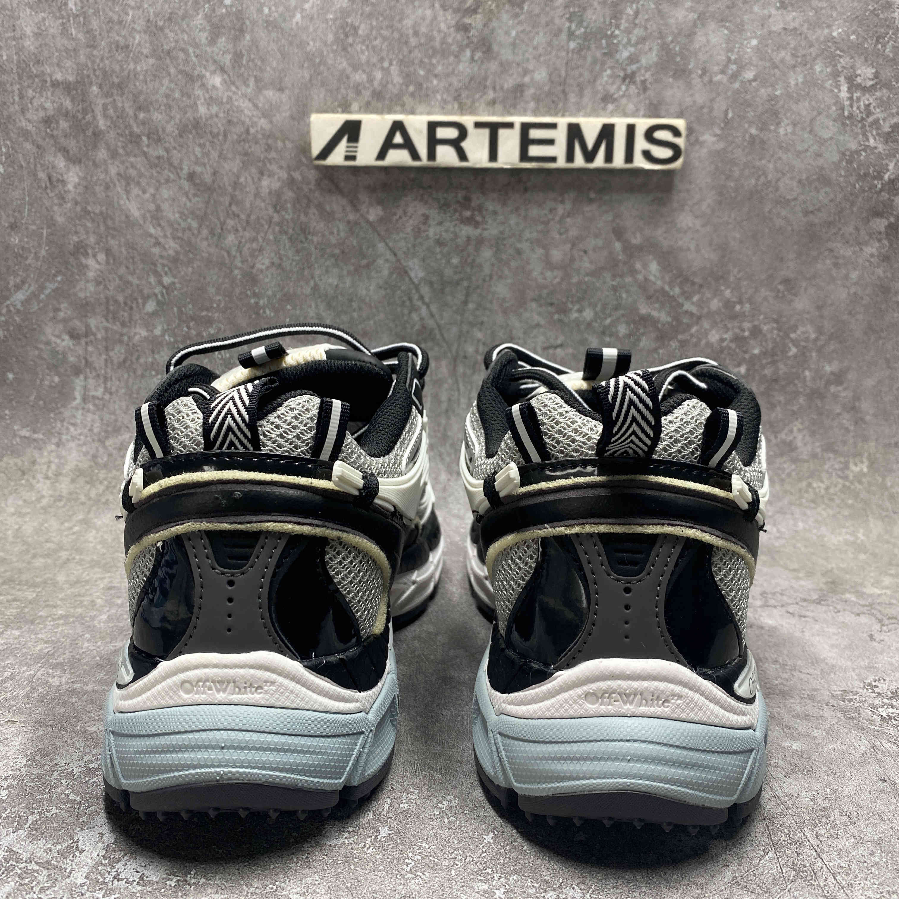 UA Off-White "BE RIGHT BACK"