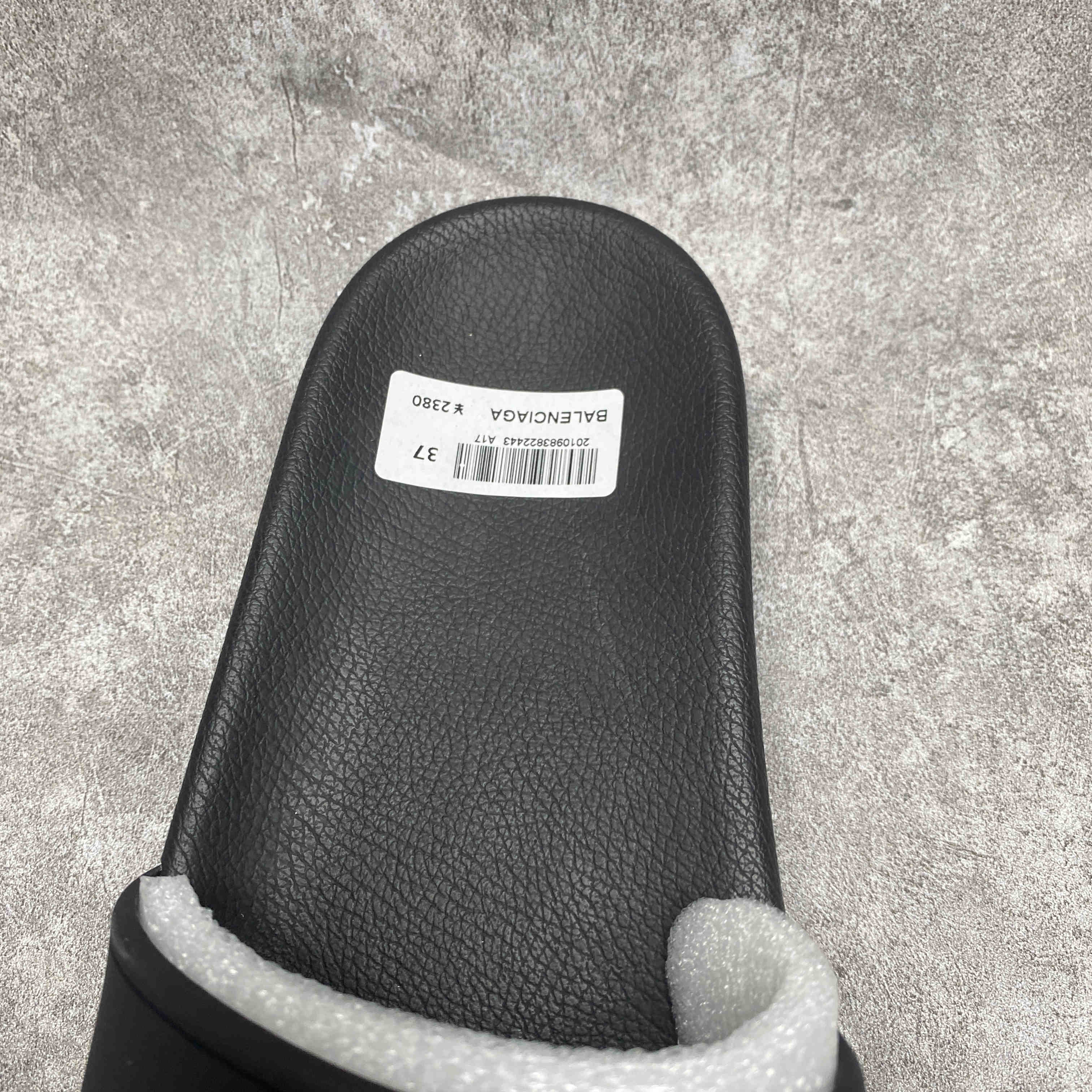Ba*len*cia*ga pool slide black fluo green