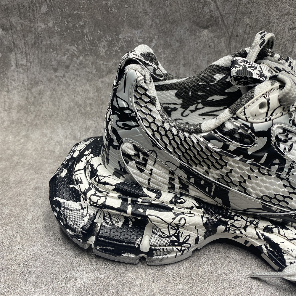 UA Balenciga 3XL Graffiti Sneaker