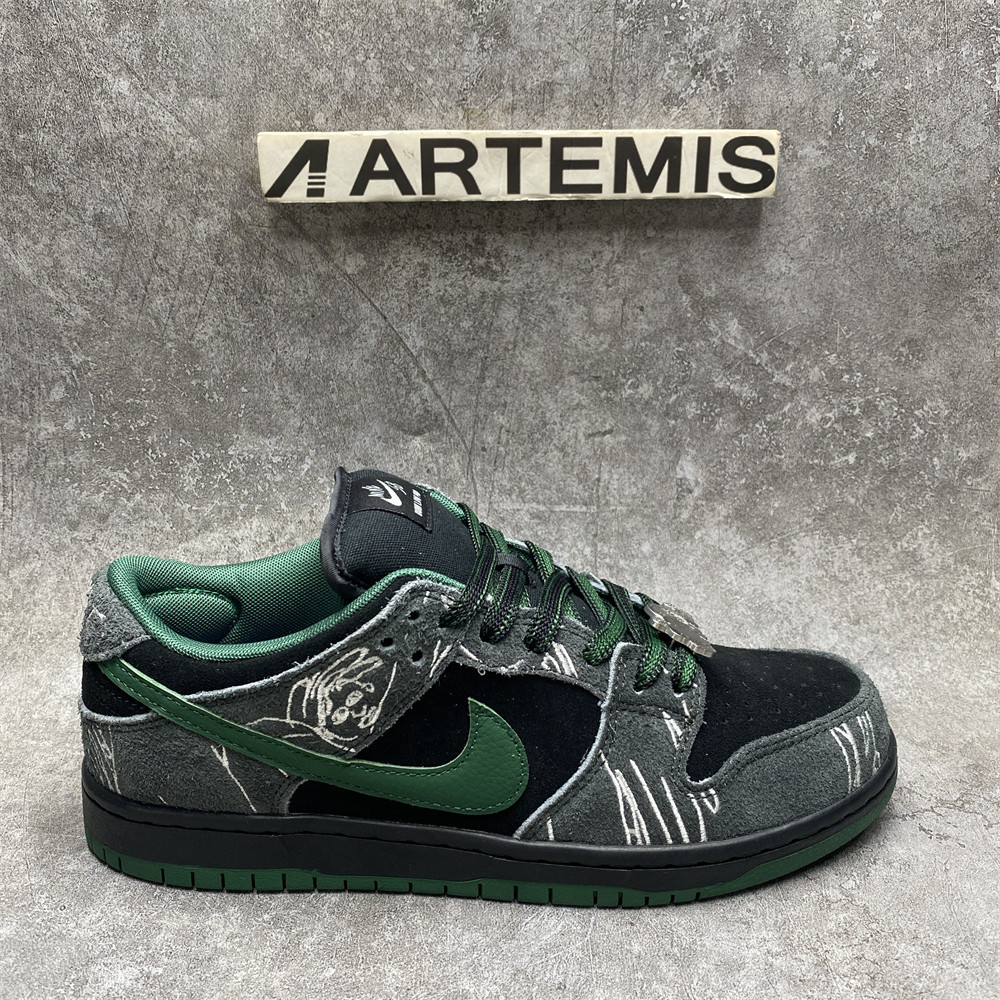 UA Nike SB Dunk Low There Skateboards