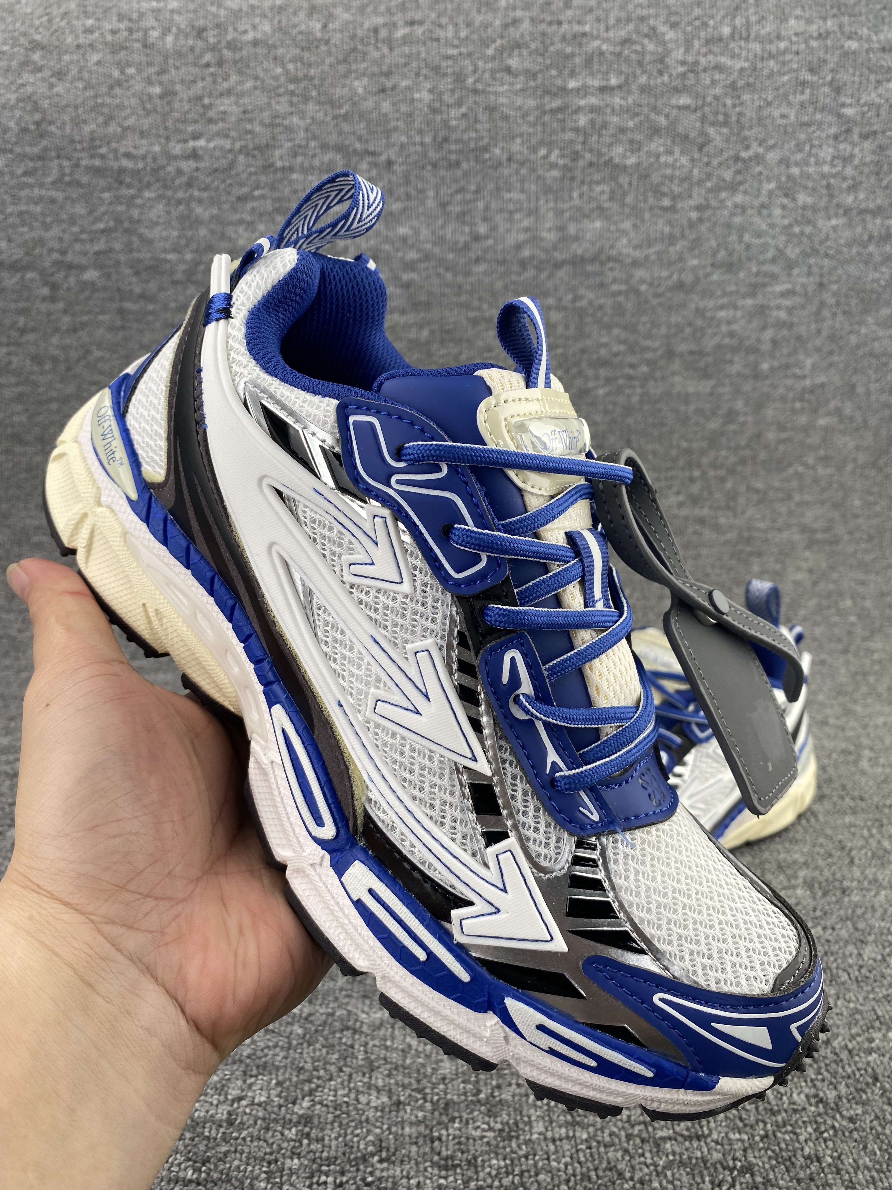 UA Off-White "BE RIGHT BACK"