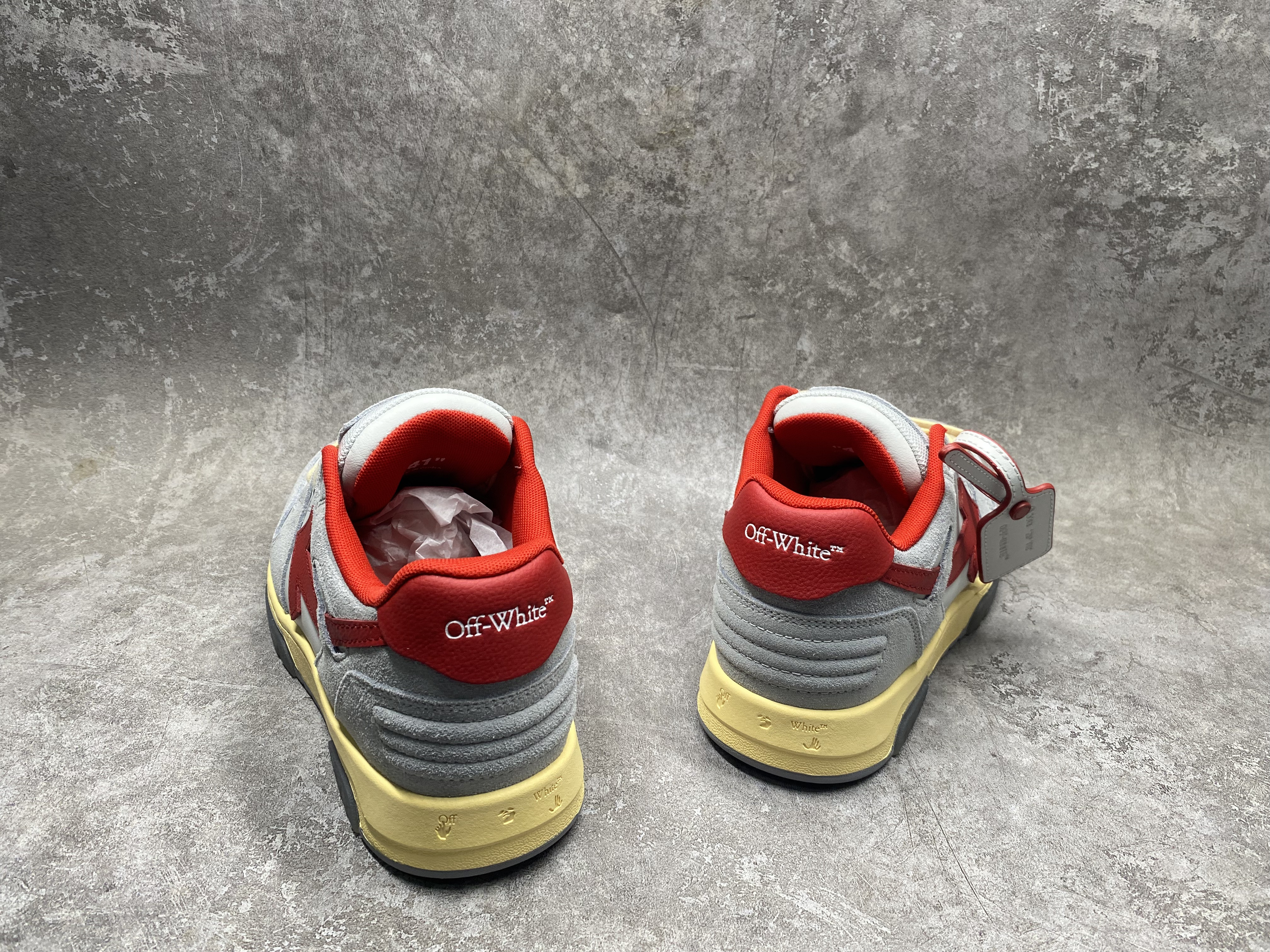 UA OFF-WHITE OUT OF OFFICE LOW