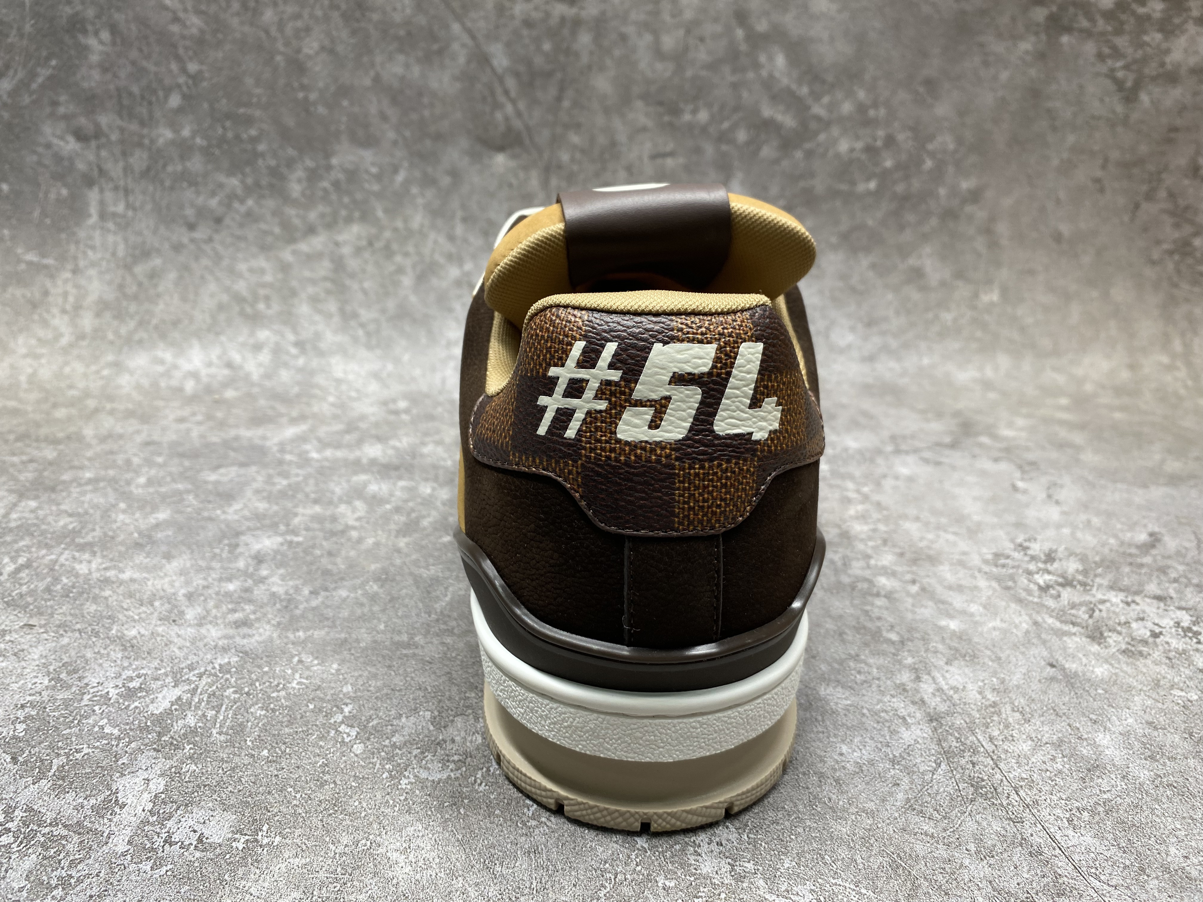 UA LV trainer Sneakers