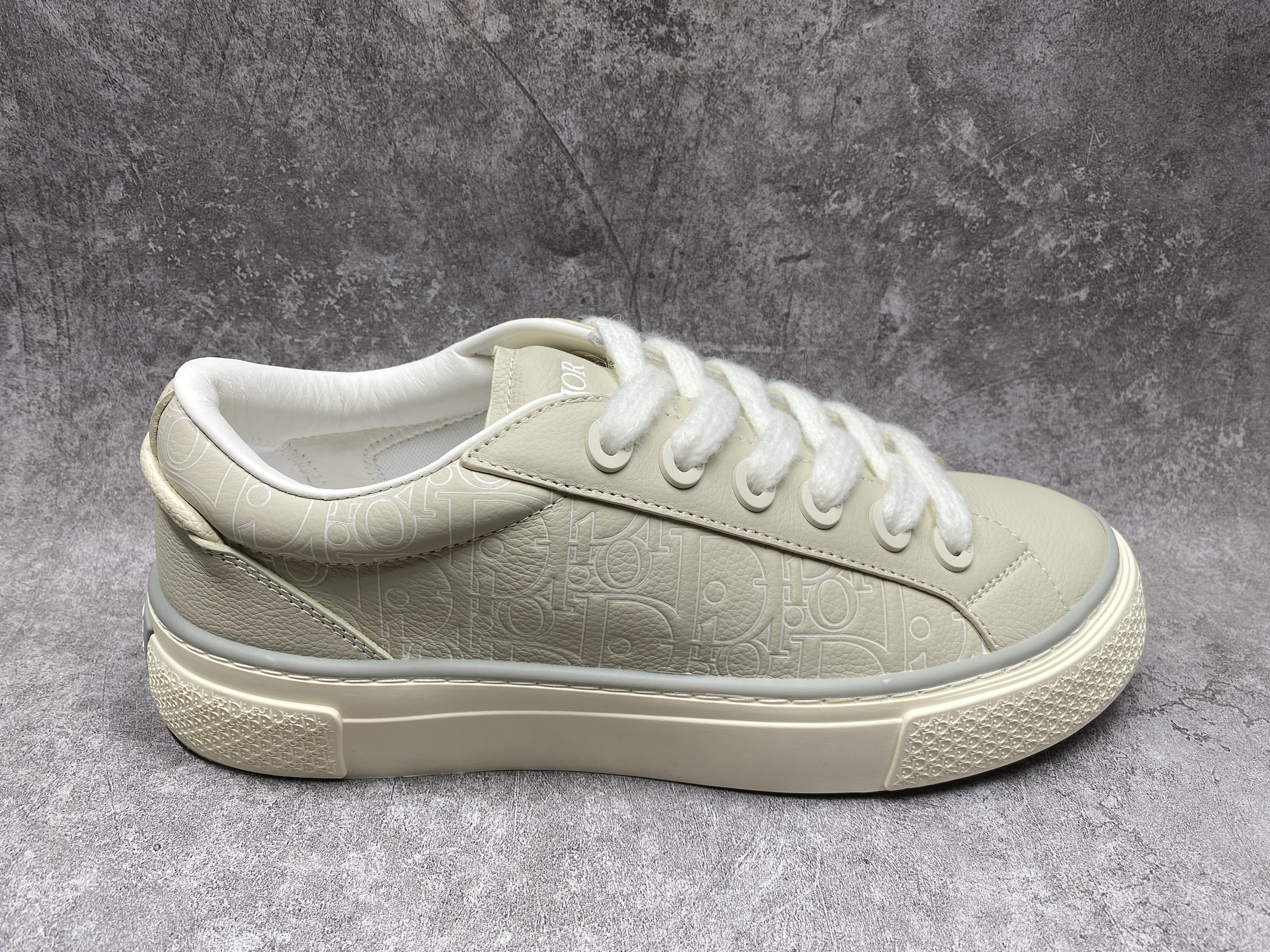 ua D*or b33 sneaker