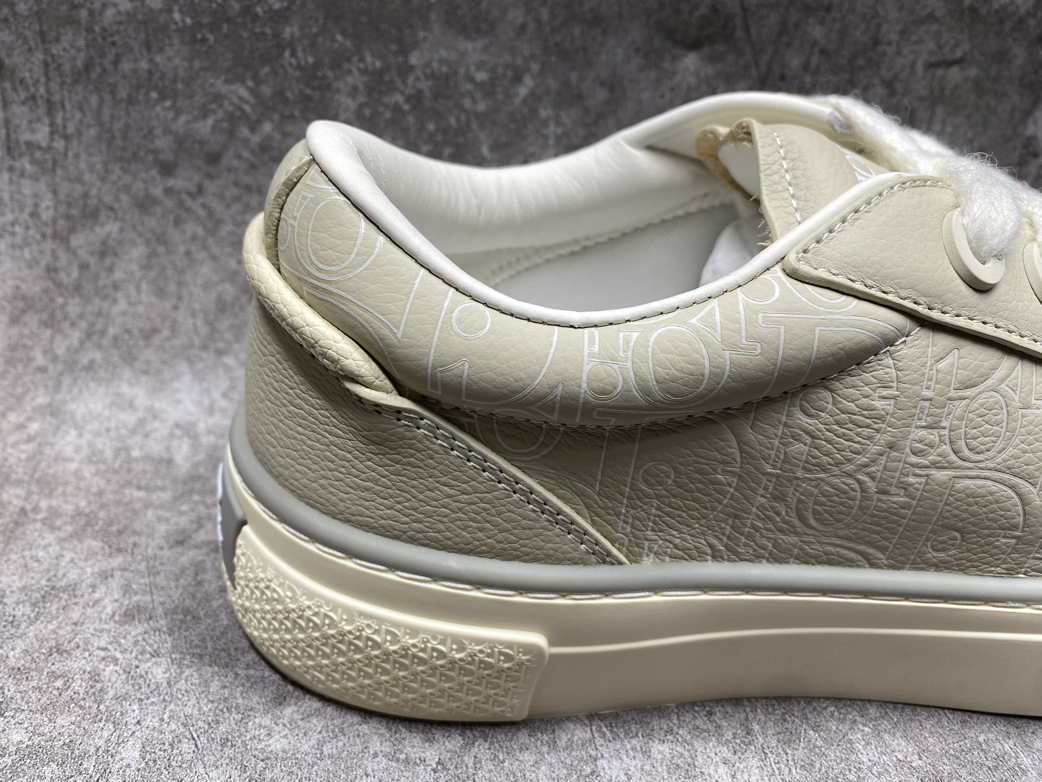 ua D*or b33 sneaker