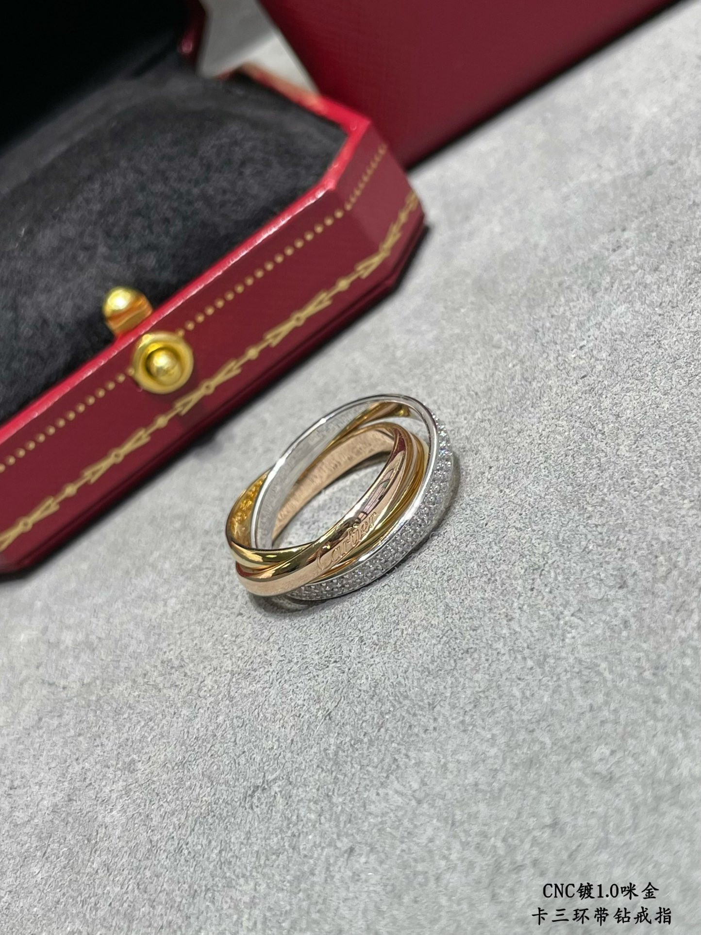 ca*t*er three-band Di*m*nd ring