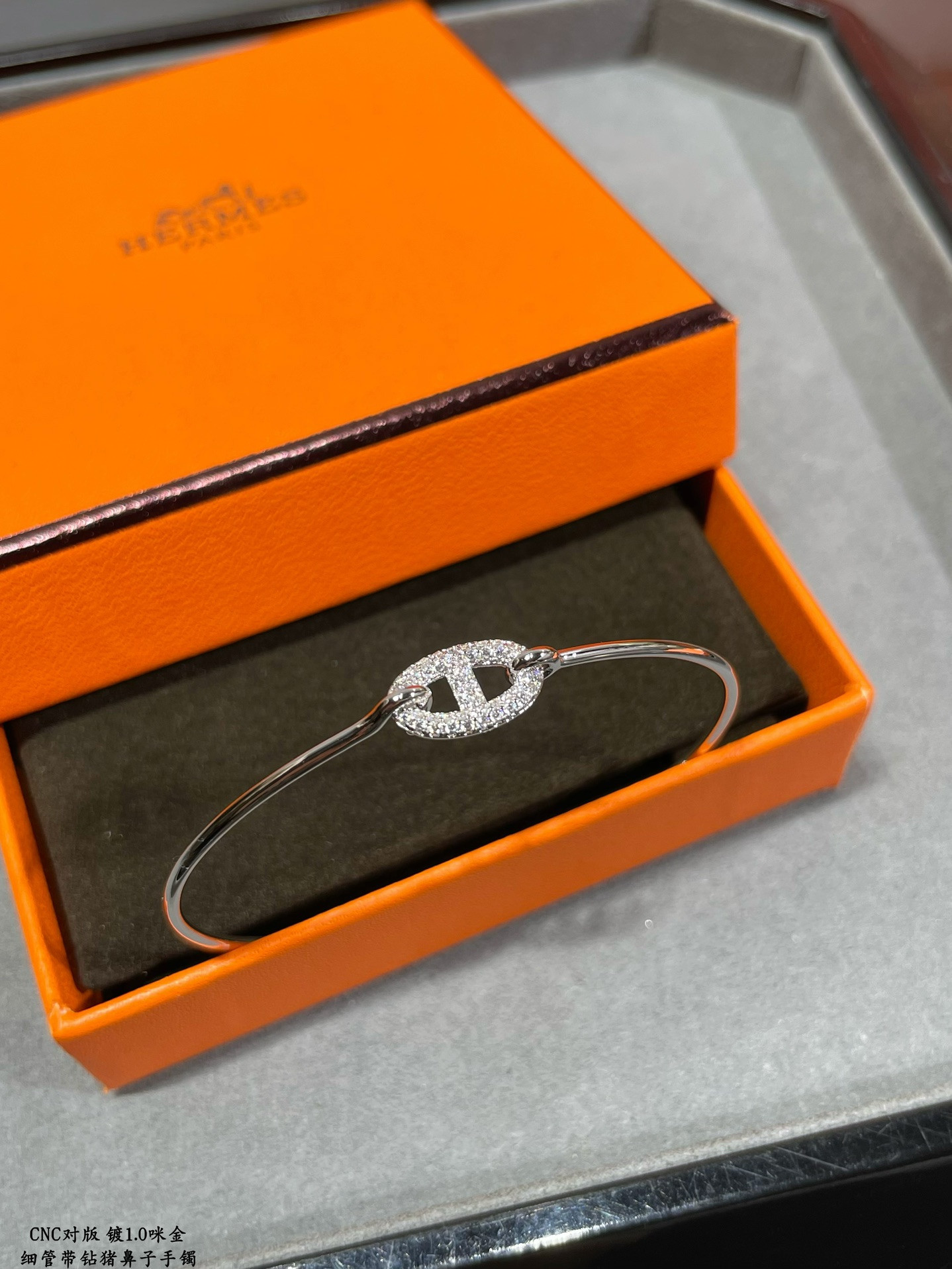 H**me5 thin tube di*m*nd pig nose bracelet