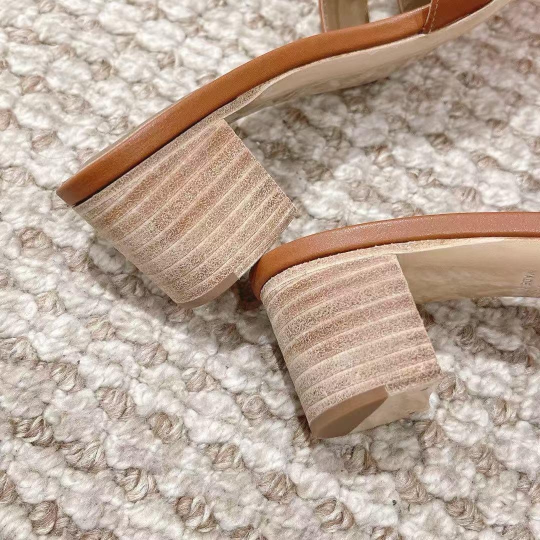 ua H**me5 oasis sandal