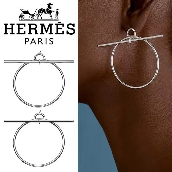 H**me5 loop earrings