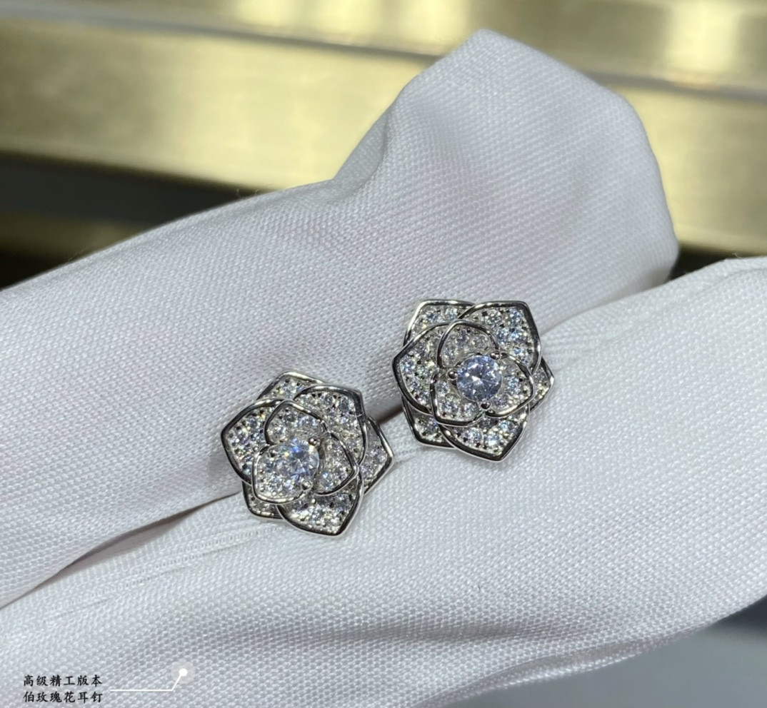 Piaget rose stud Earrings