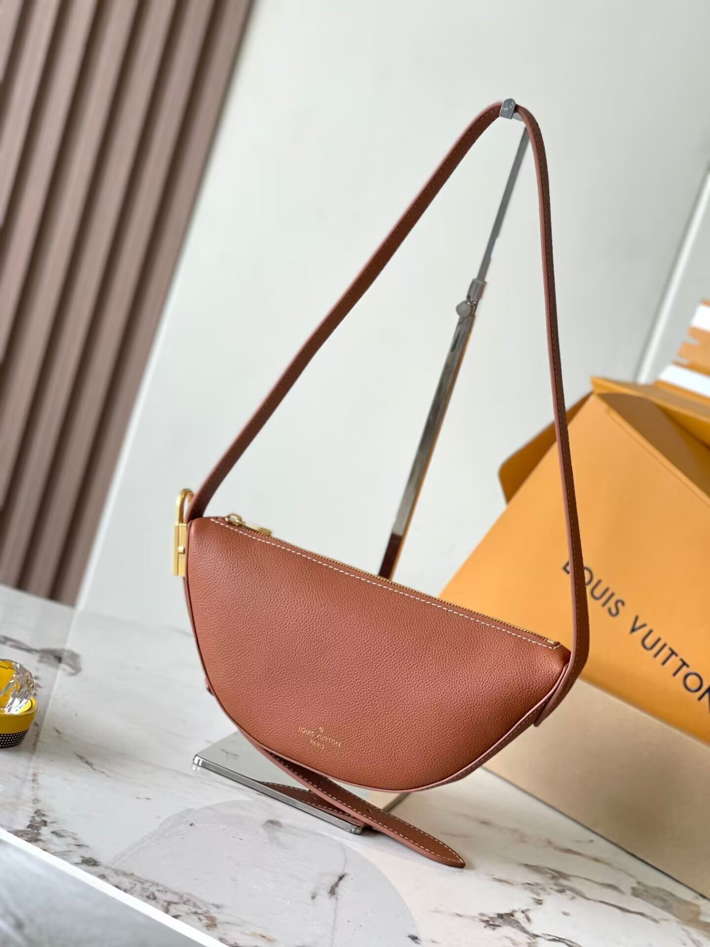LV Low Key Bumbag M83546 28x13x5.5cm