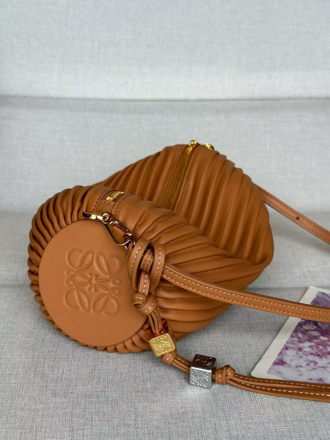 L0ew* bracelet pouch in pleated nappa 25x10x10cm
