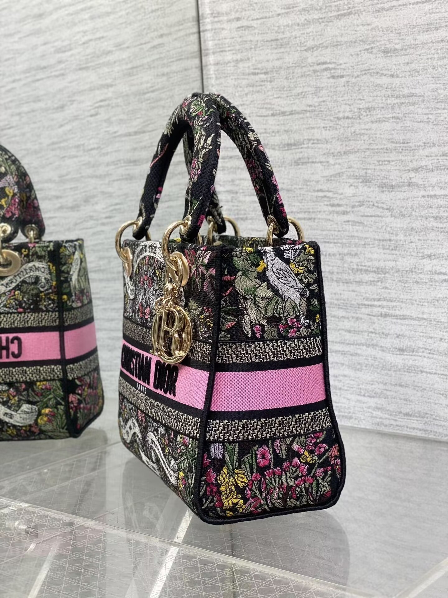 medium D*or lady d-lite bag 24 x 20 x 11 cm