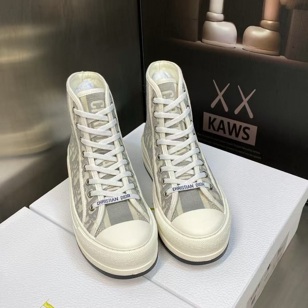 ua D*or sneaker
