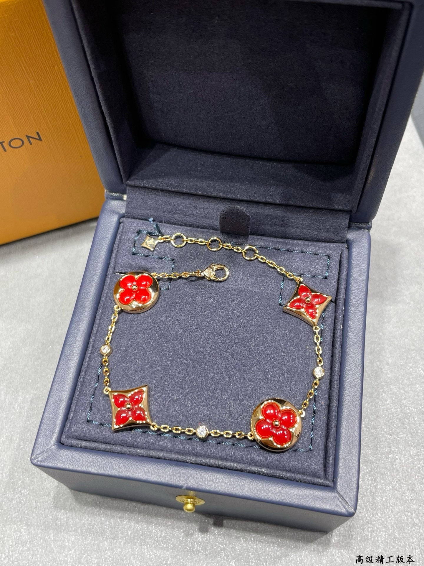 l0*is V*t0n large red agate four flower bracelet