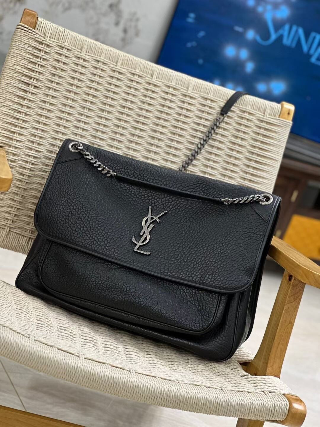 Y*L niki oversized in grained lambskin 47x34x16cm