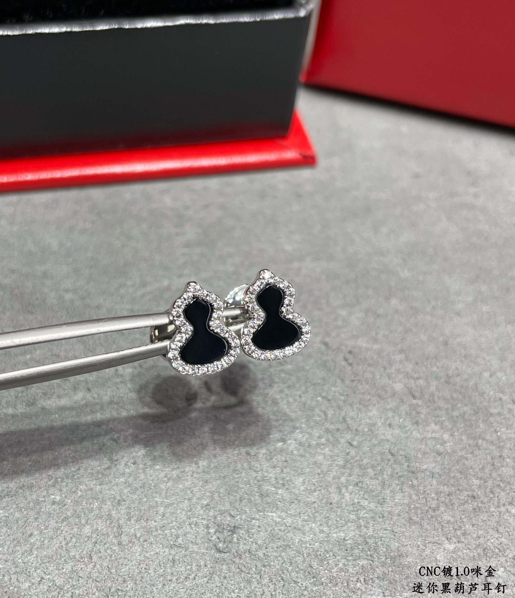 Qeelin Mini Gourd Earrings