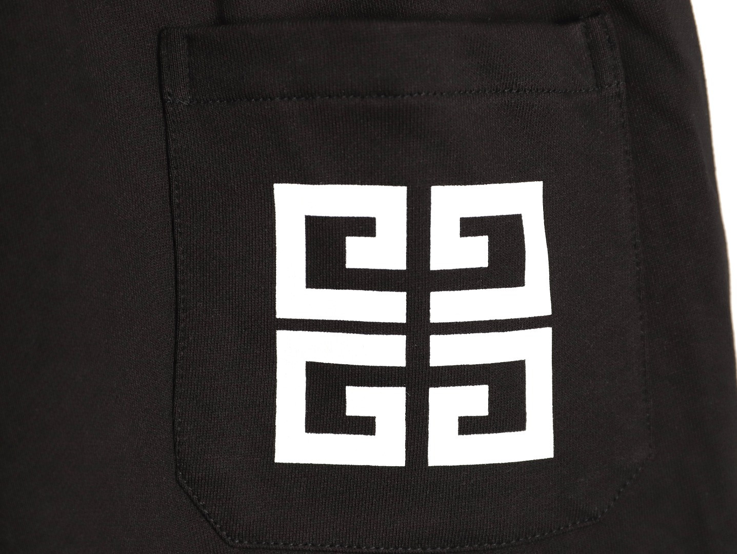 GIVENCHY 25ss shorts