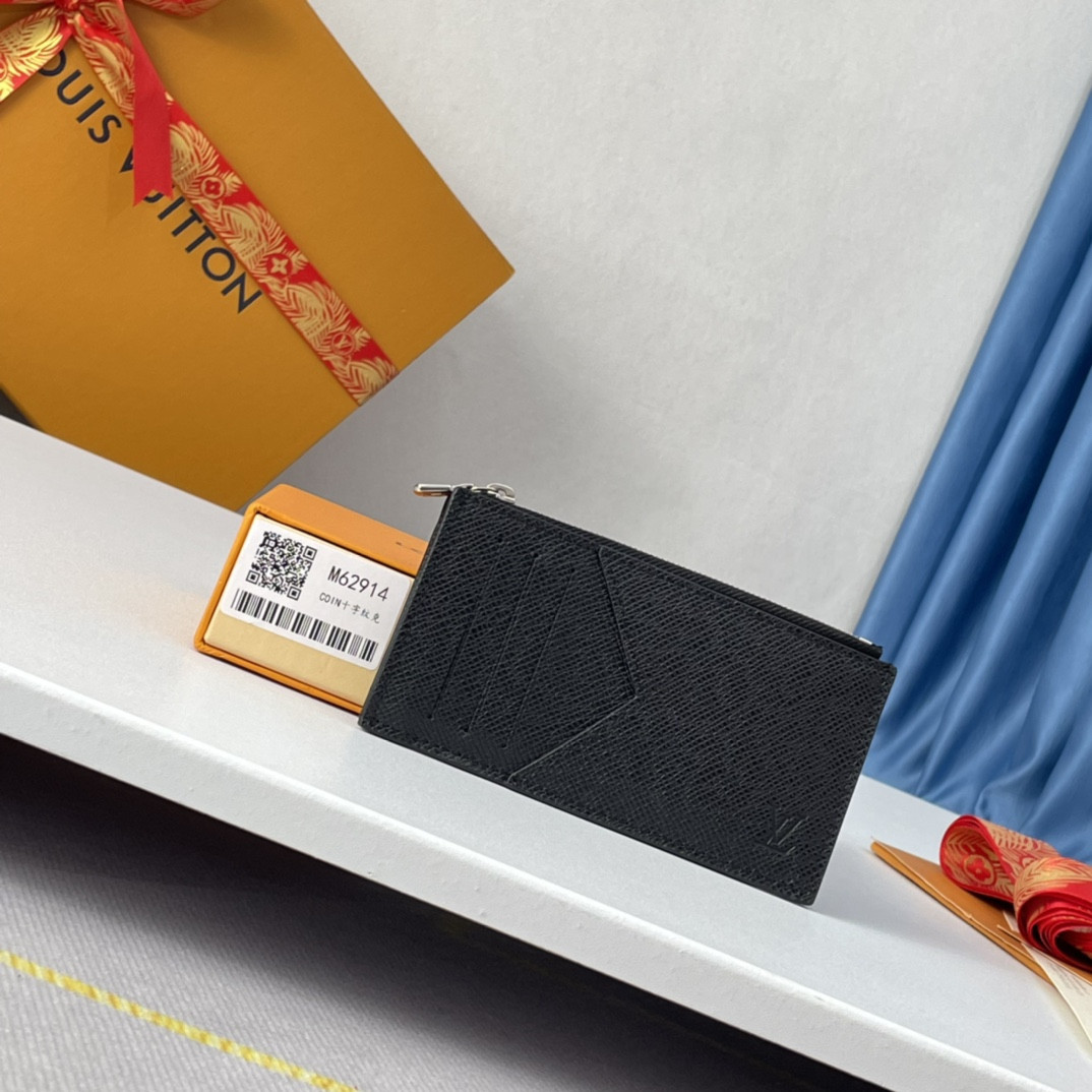 LV CARD HOLDER M62914