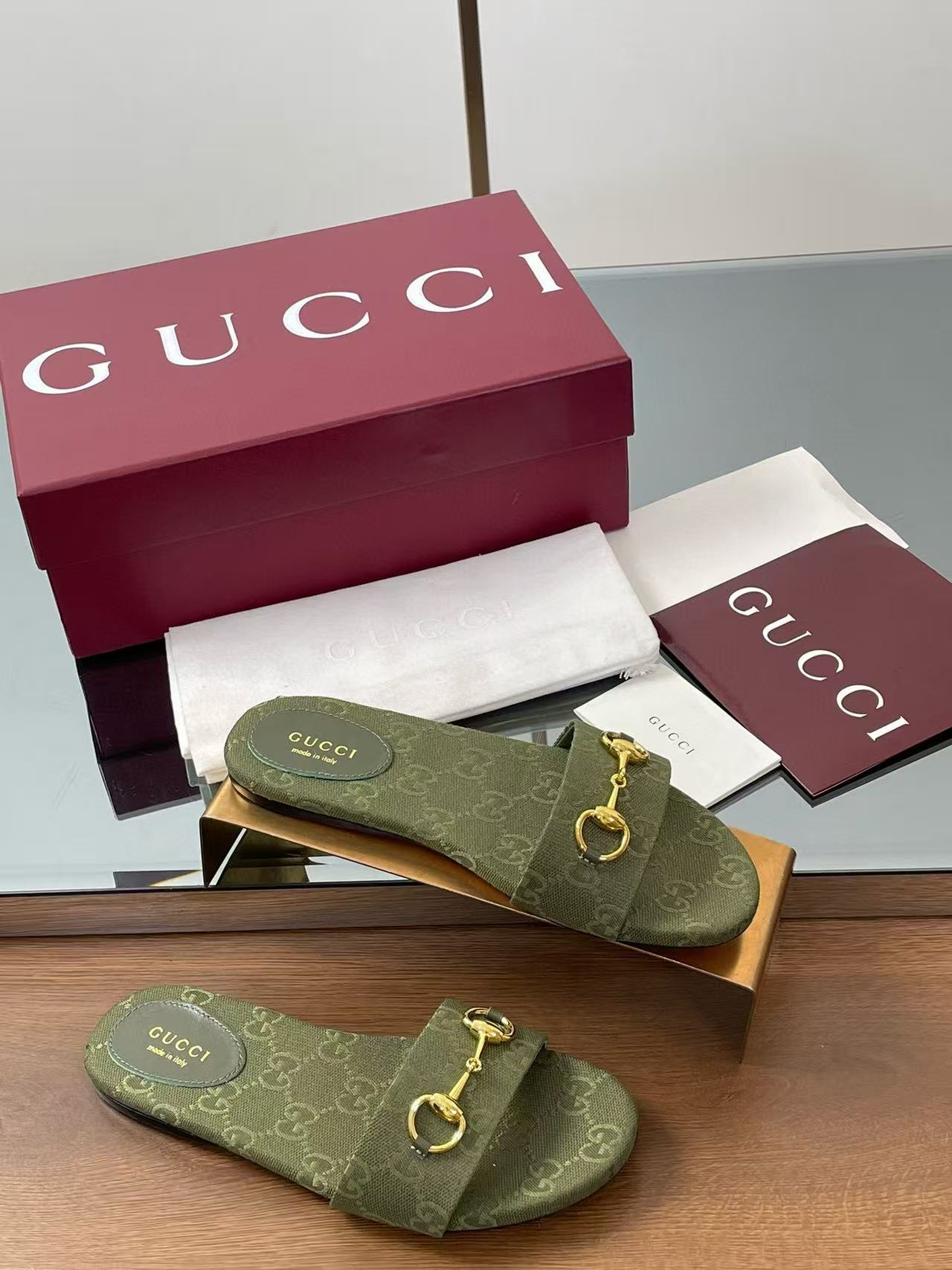 ua G*u*i slide sandal with horsebit