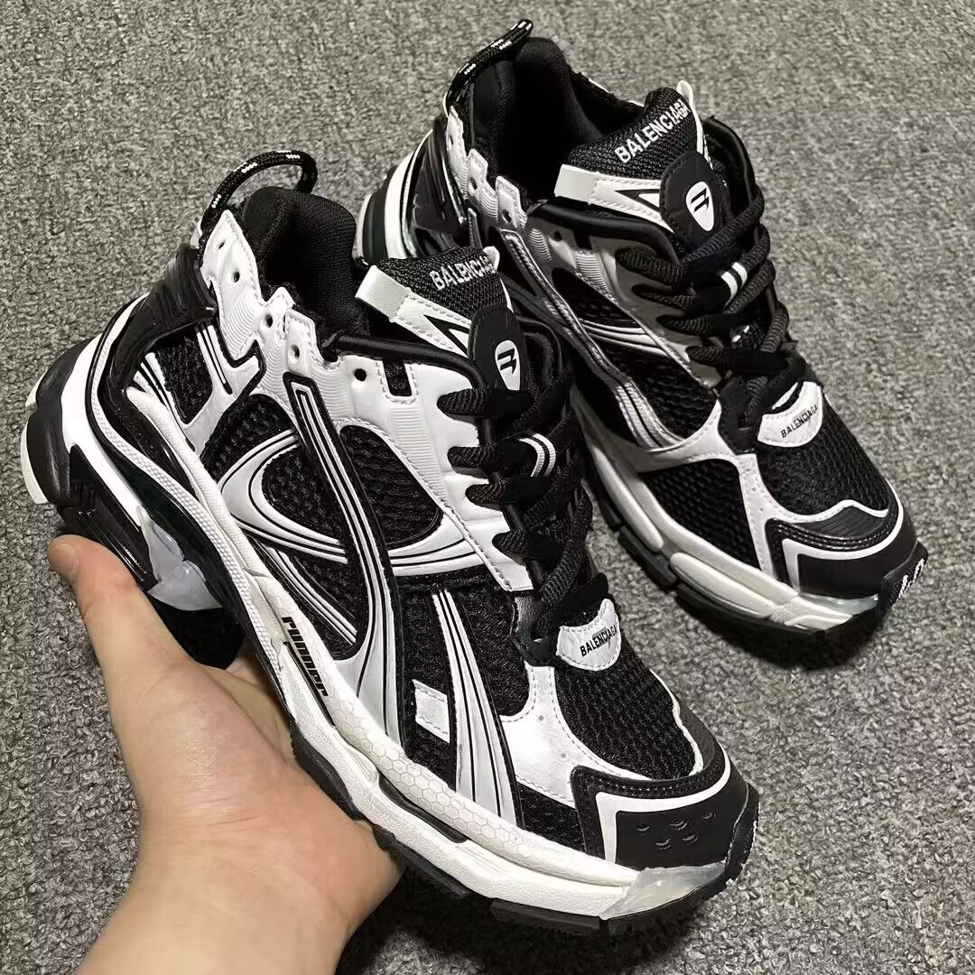 ua Ba*len*cia*ga runner sneaker in white