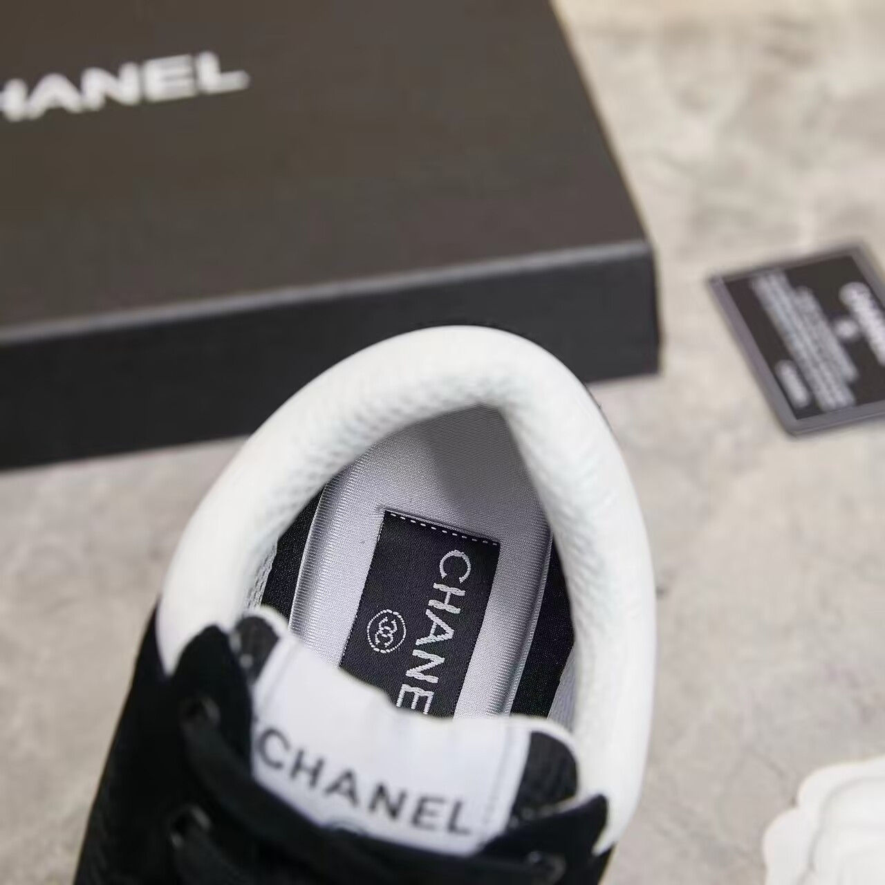 ua Ch*el sneaker