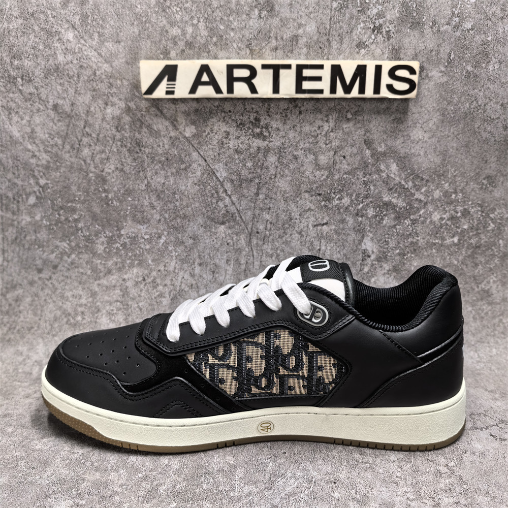ua D*or sneaker