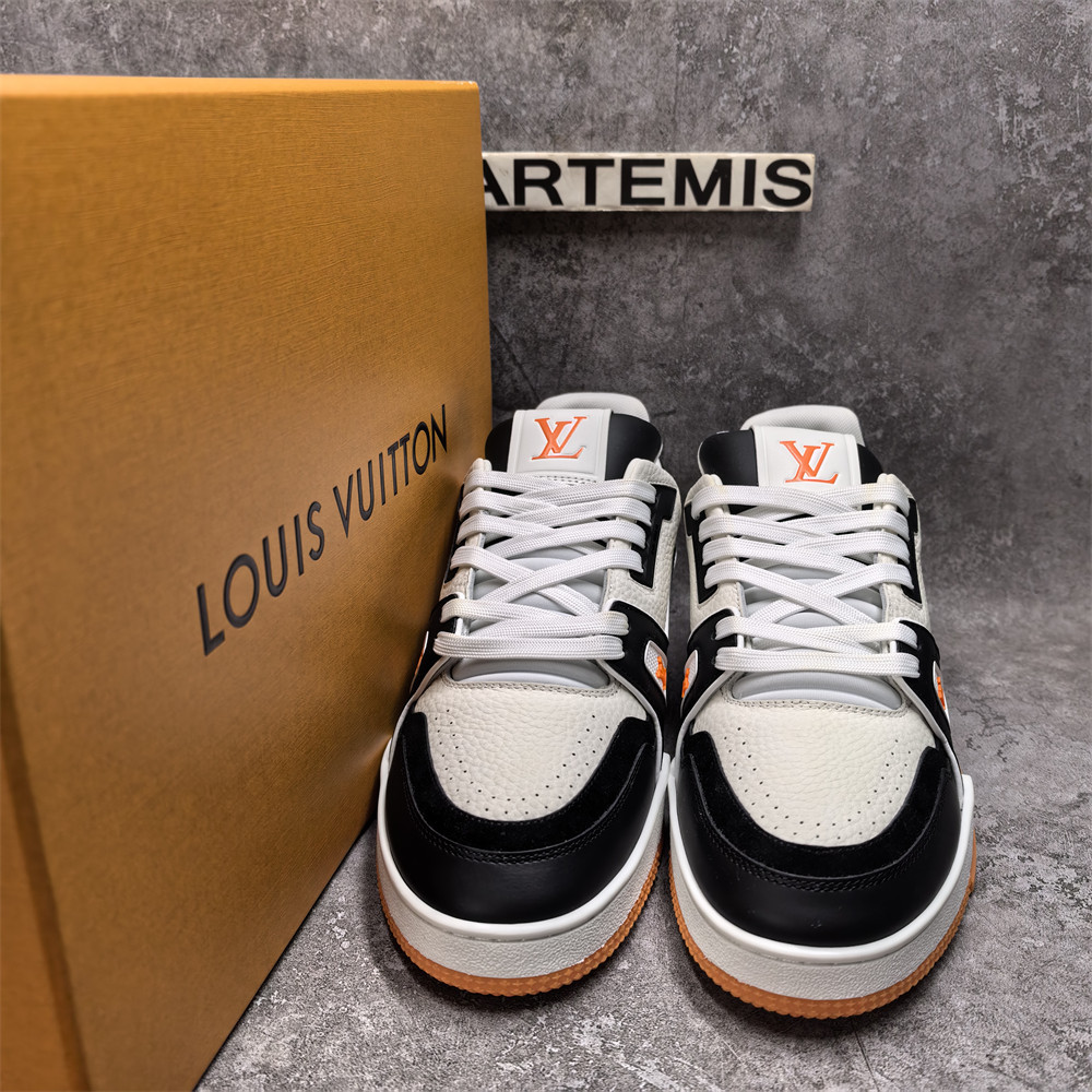 UA LV Trainer Sneaker