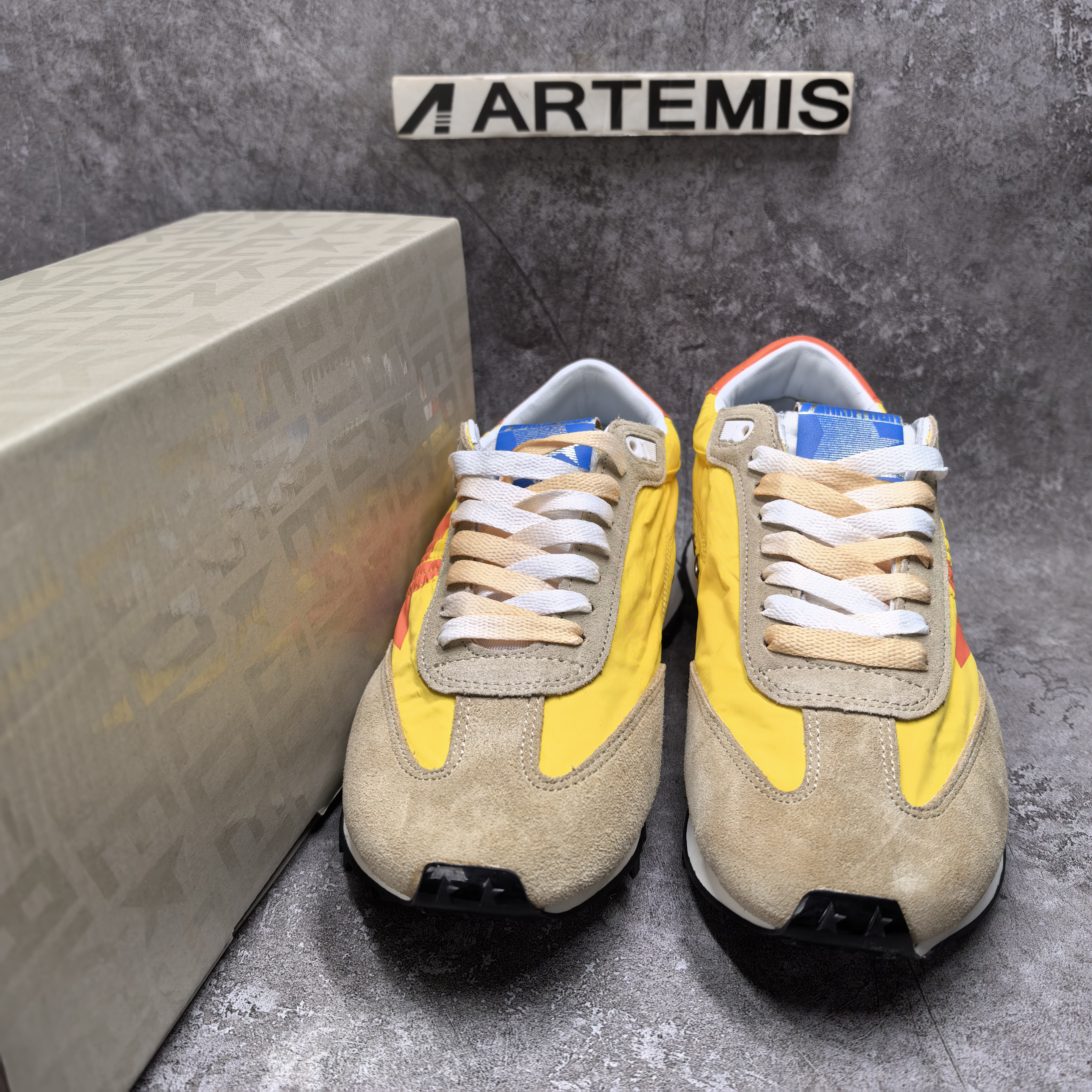 UA Golden Goose Sneaker